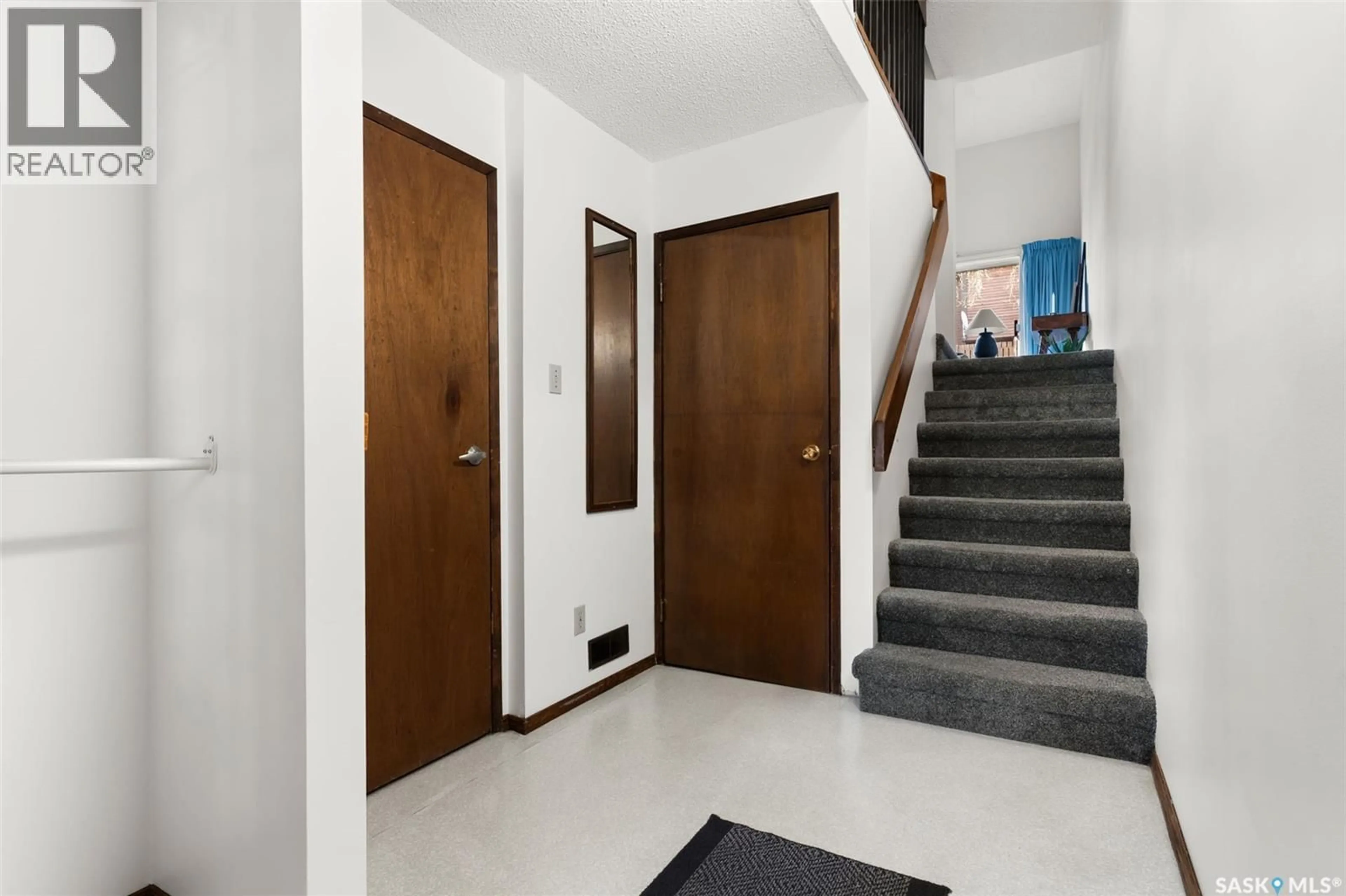 Indoor foyer for 20 ODIN WALK, Regina Saskatchewan S4S6W6
