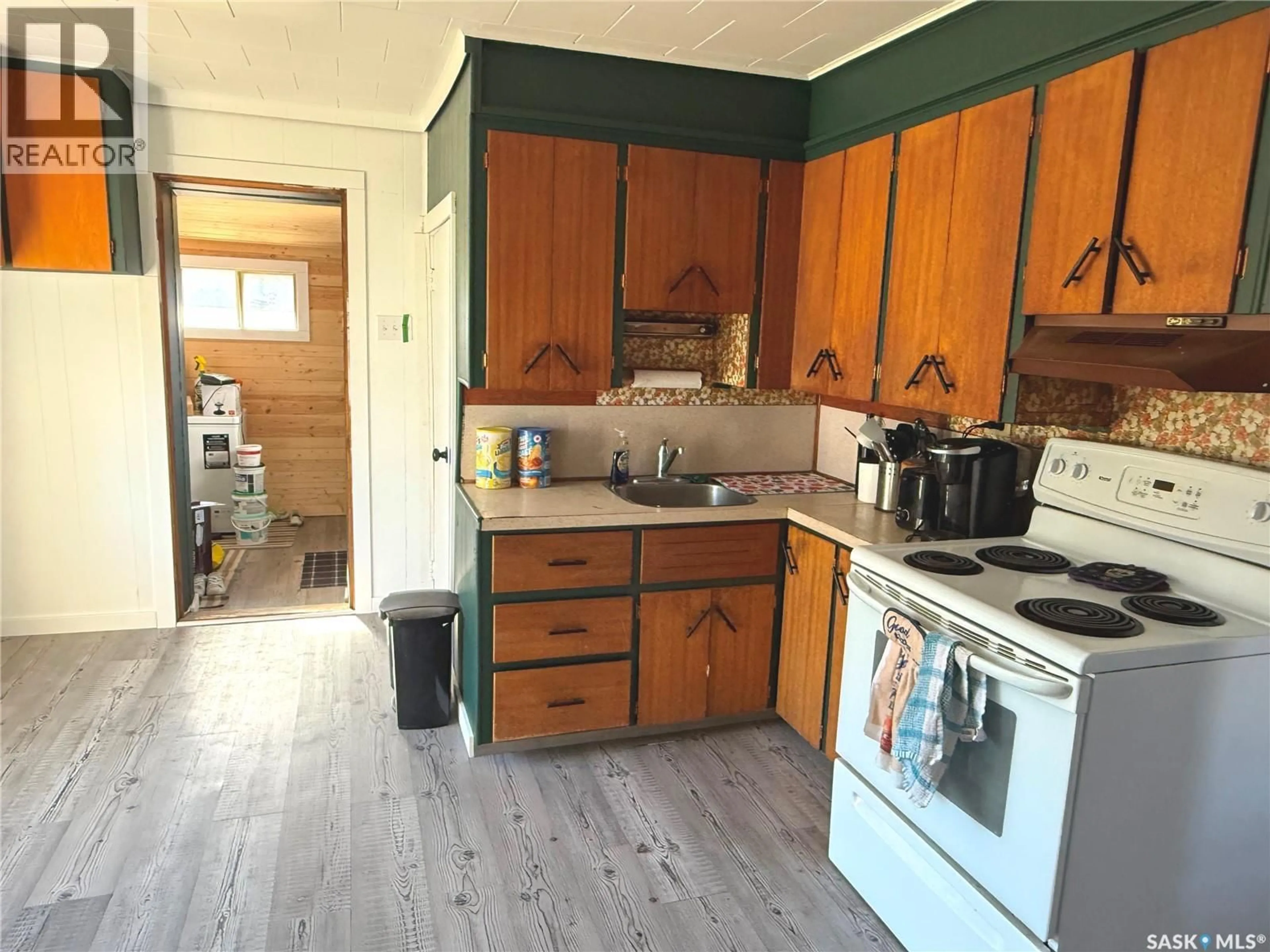 Standard kitchen, unknown for 189 PASQUA AVENUE, Fort Qu'Appelle Saskatchewan S0G1S0