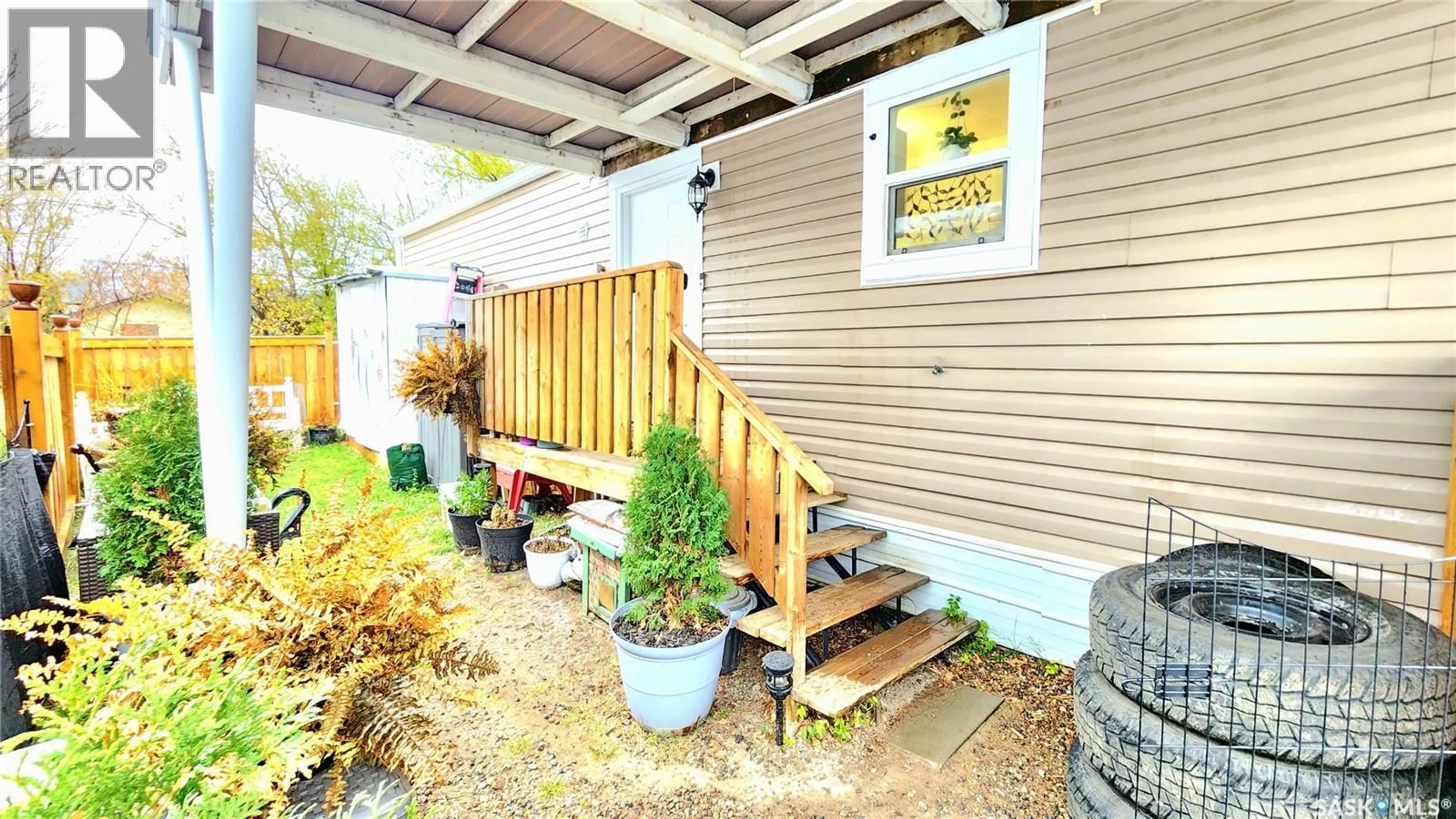 Patio, street for 1401 - 43 114TH STREET, North Battleford Saskatchewan S9A3G4
