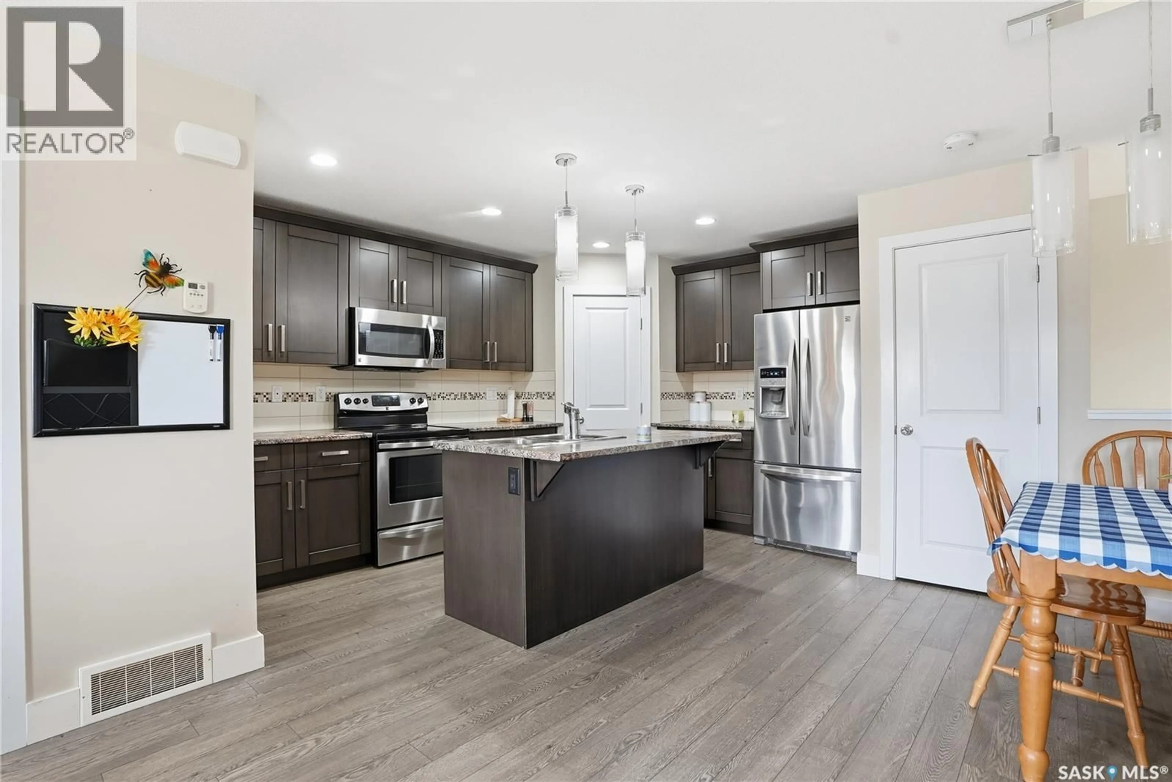 Open concept kitchen, unknown for N - 5 29 1ST AVENUE, Martensville Saskatchewan S0K2T0