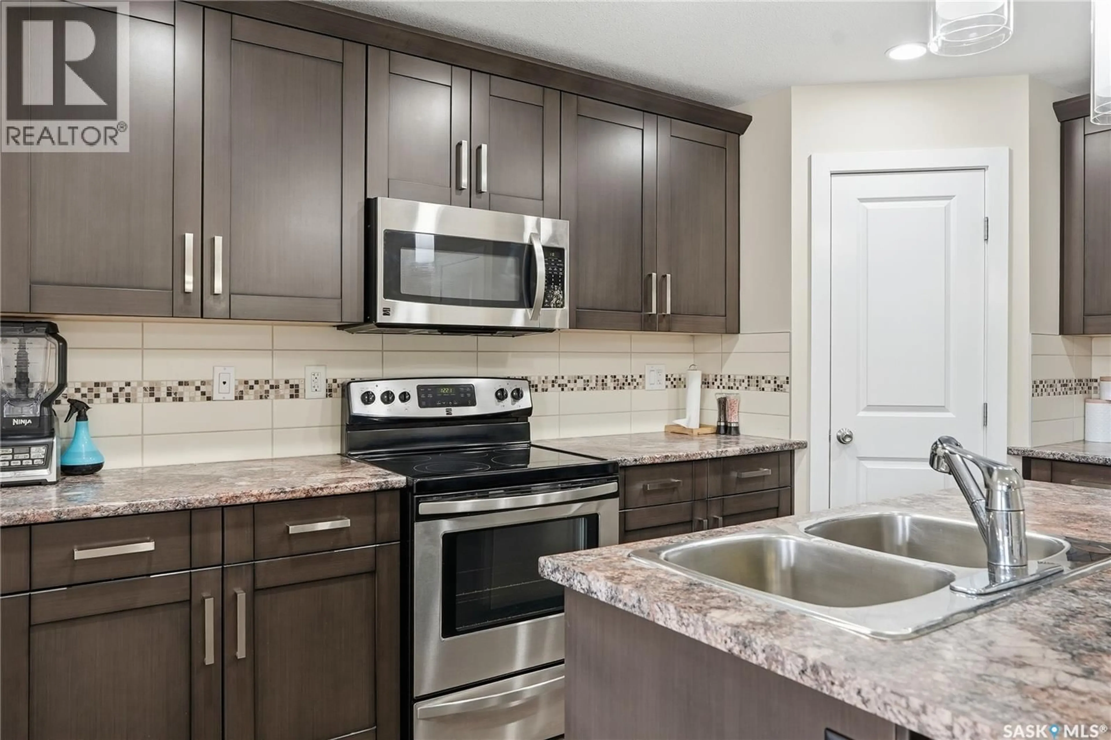 Standard kitchen, ceramic/tile floor for N - 5 29 1ST AVENUE, Martensville Saskatchewan S0K2T0