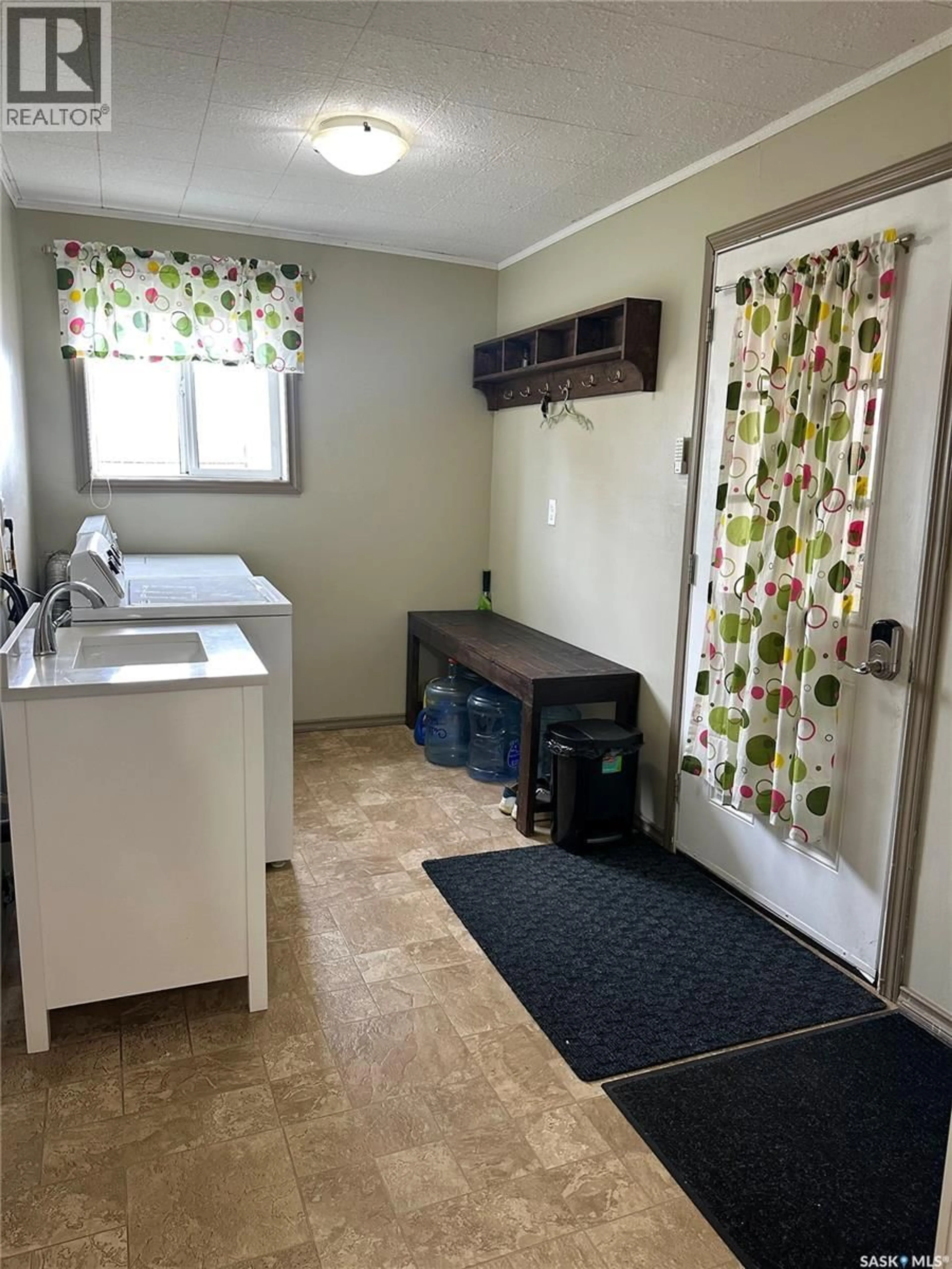 Laundry room for 101 4TH STREET, Spiritwood Saskatchewan S0J2M0
