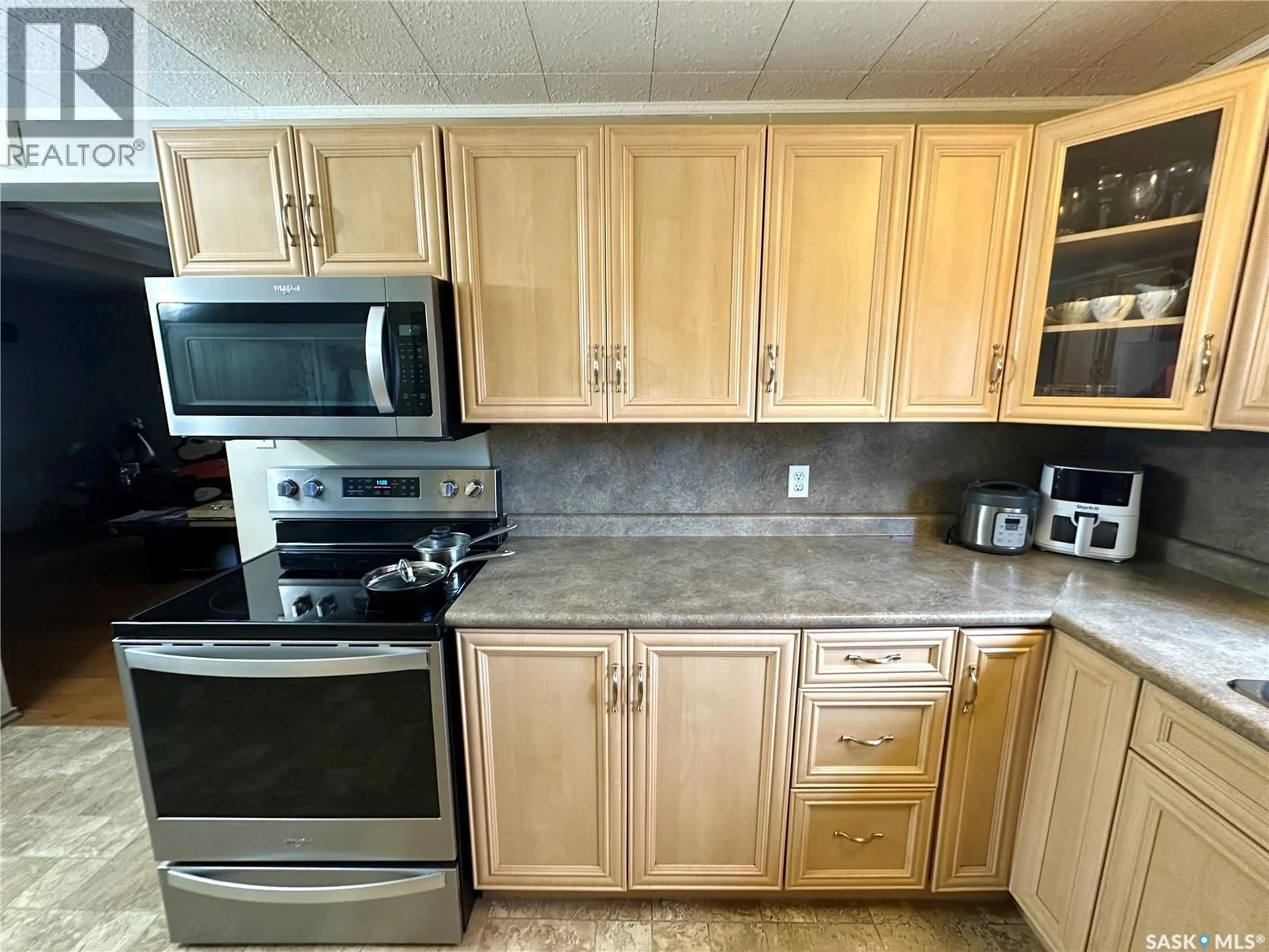 Standard kitchen, unknown for 101 4TH STREET, Spiritwood Saskatchewan S0J2M0