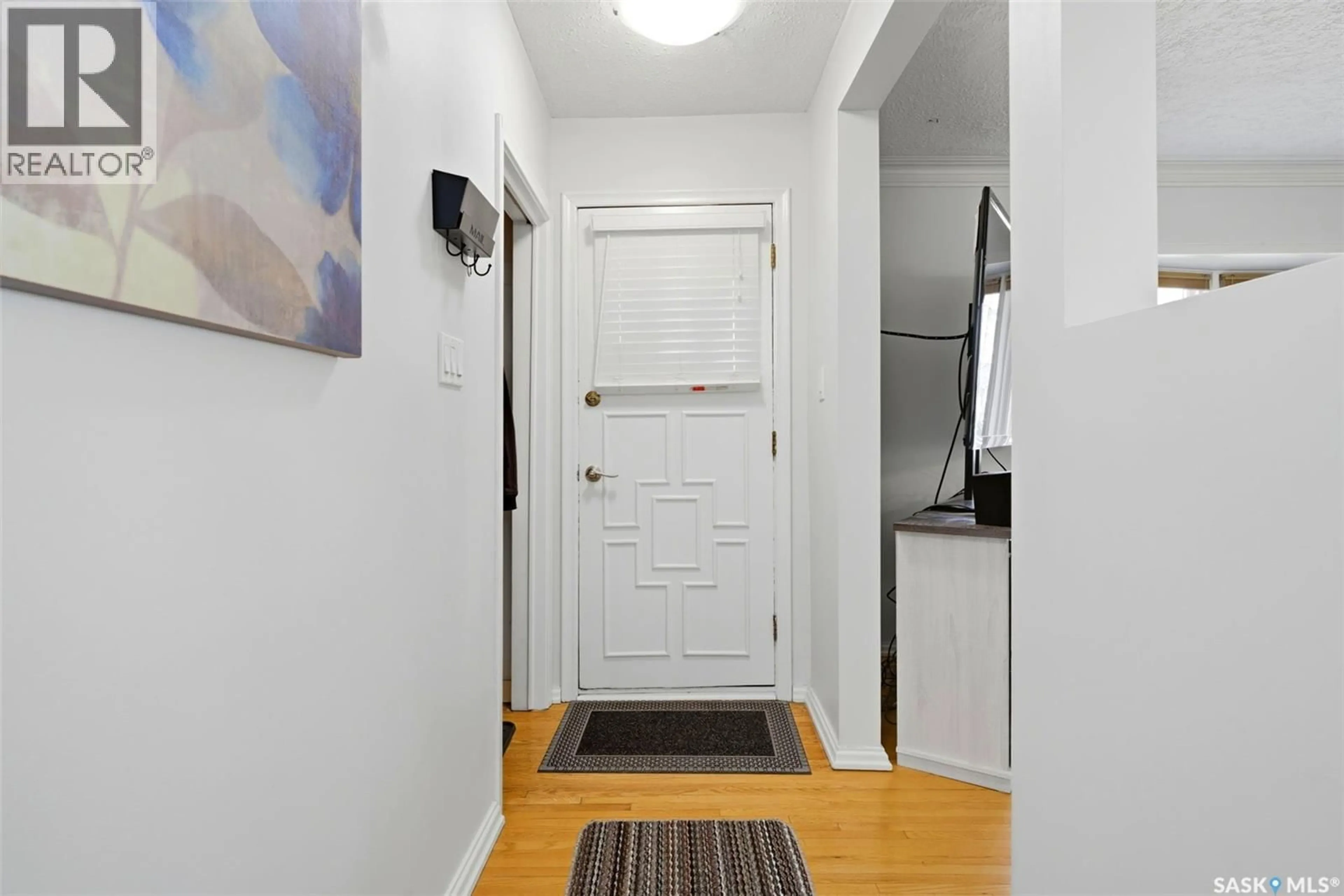Indoor entryway for 2739 HARVEY STREET, Regina Saskatchewan S4N2N7