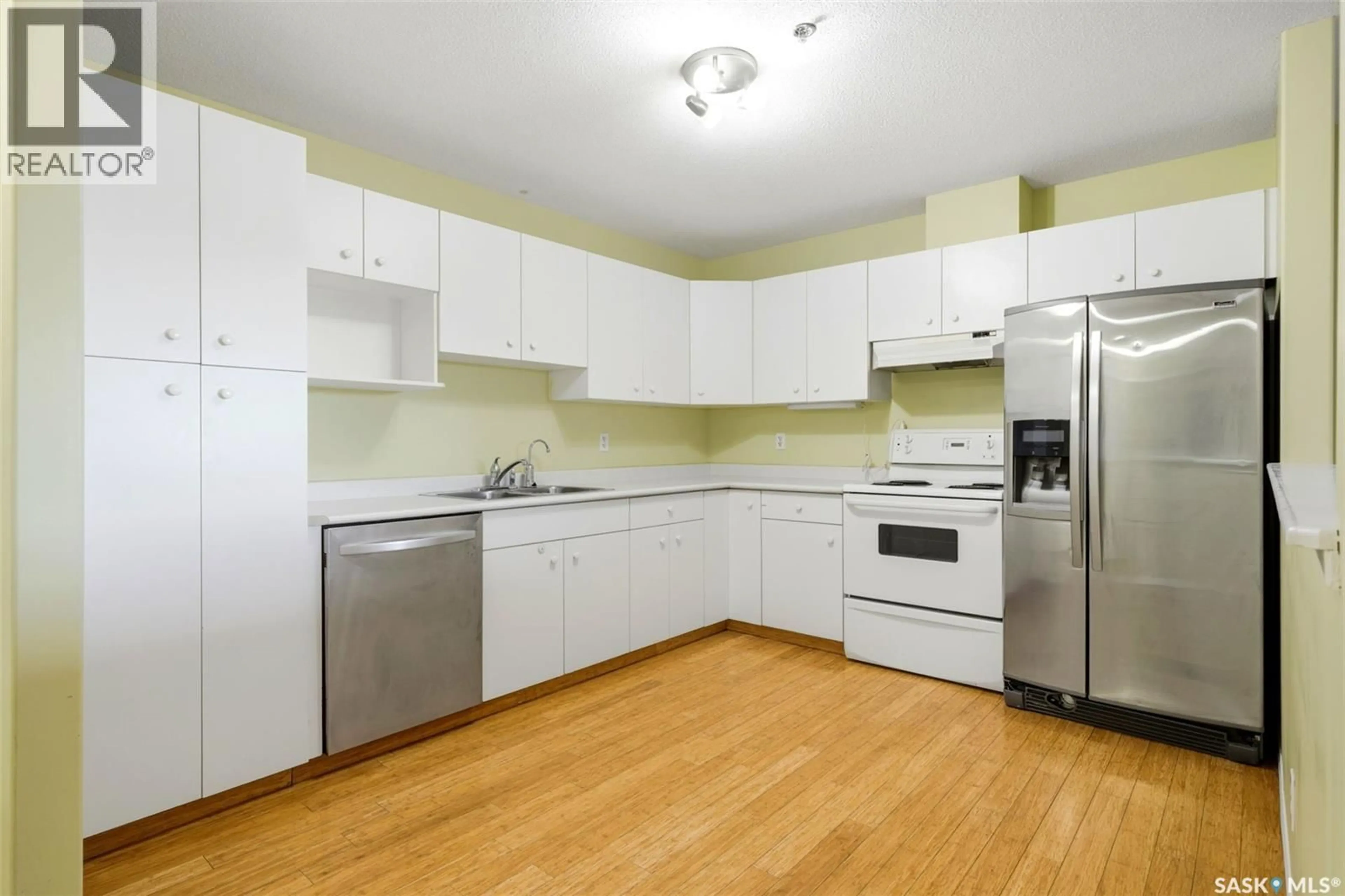 Standard kitchen, unknown for 310 - 2203 ANGUS STREET, Regina Saskatchewan S4T2A3
