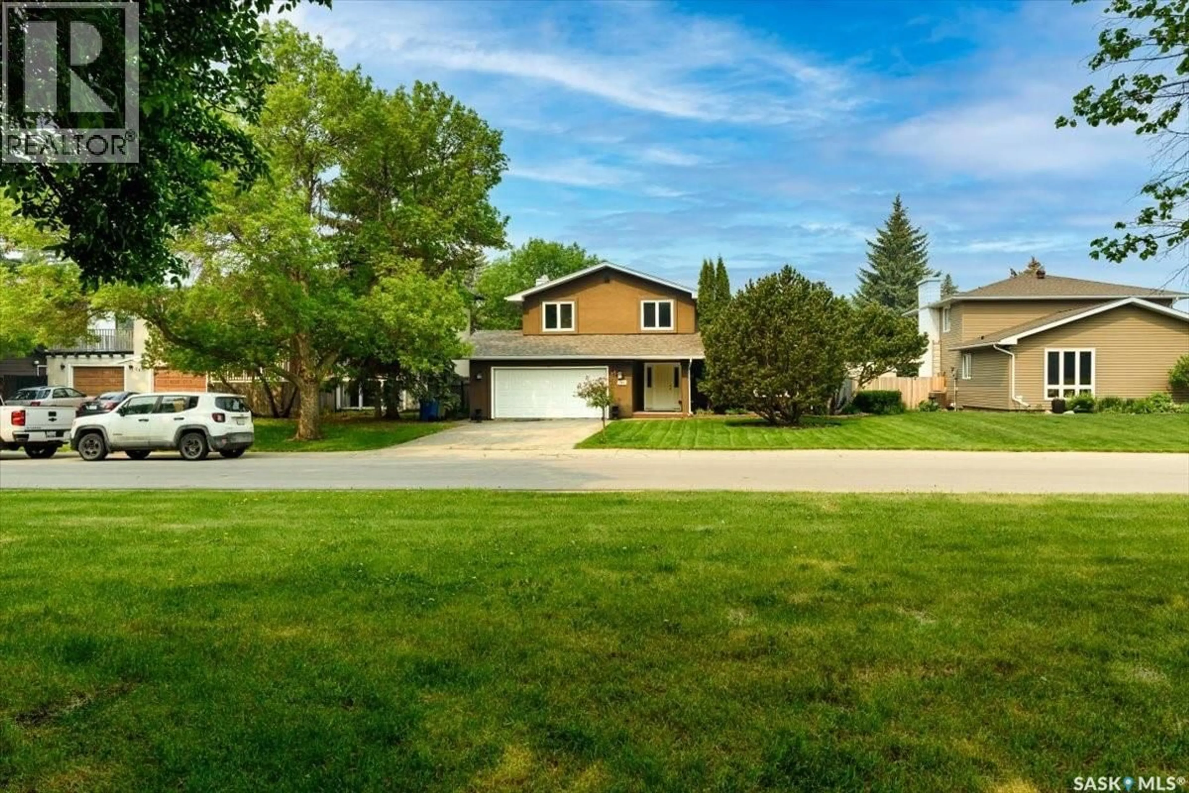 A pic from outside/outdoor area/front of a property/back of a property/a pic from drone, street for 50 LOWRY PLACE, Regina Saskatchewan S4S6C7