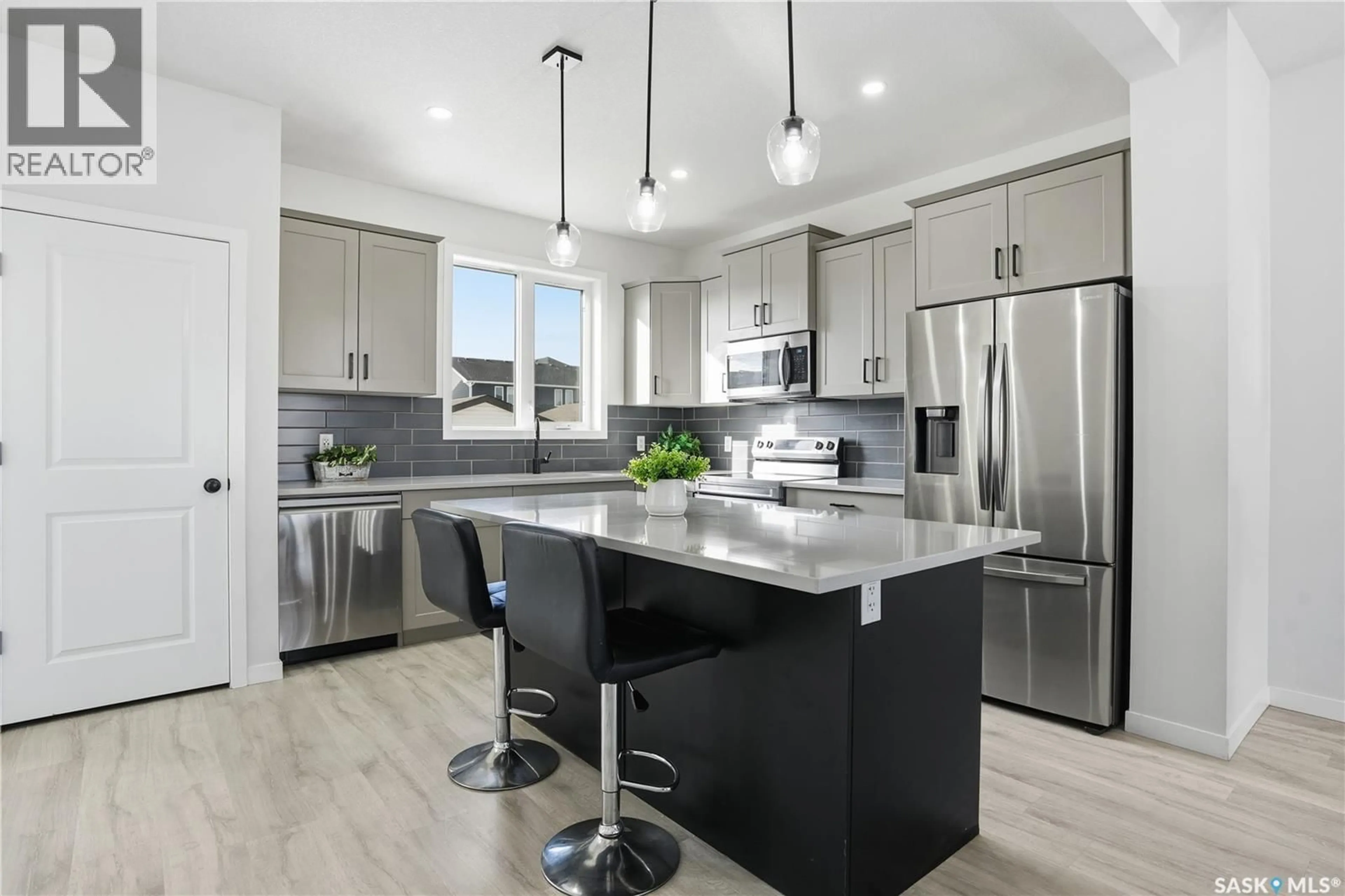 Open concept kitchen, unknown for 2992 GEORGE STREET, Regina Saskatchewan S4V3S3