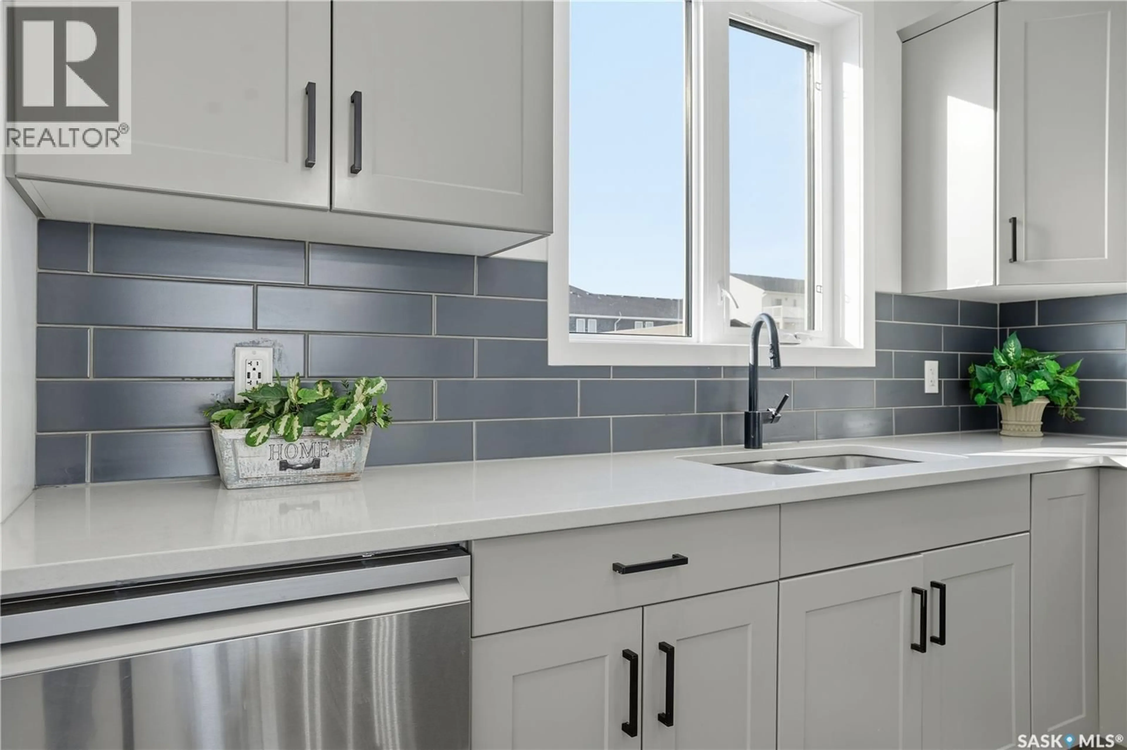Contemporary kitchen, ceramic/tile floor for 2992 GEORGE STREET, Regina Saskatchewan S4V3S3