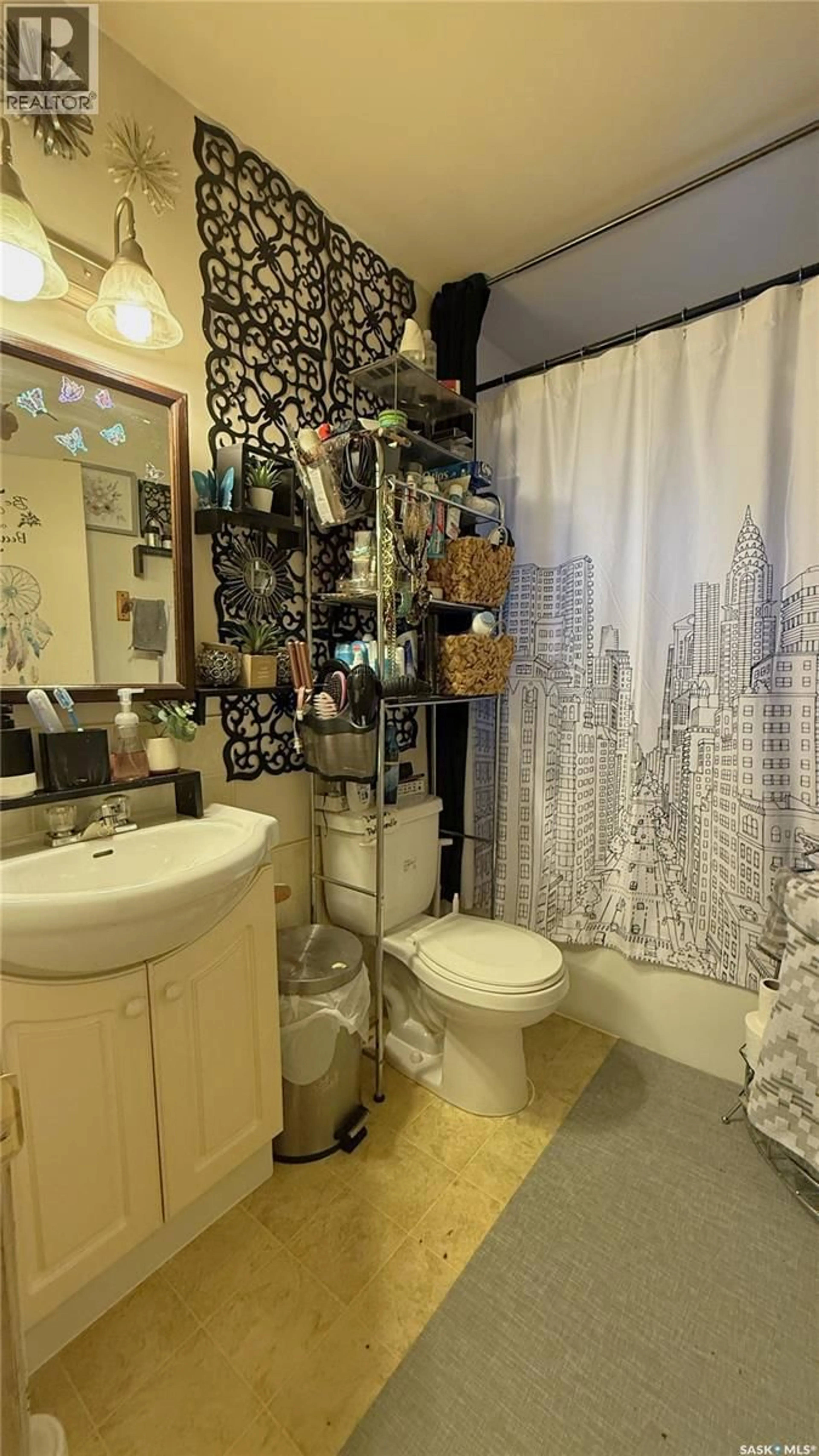 Standard bathroom, unknown for 1481 104TH STREET, North Battleford Saskatchewan S9A1P2