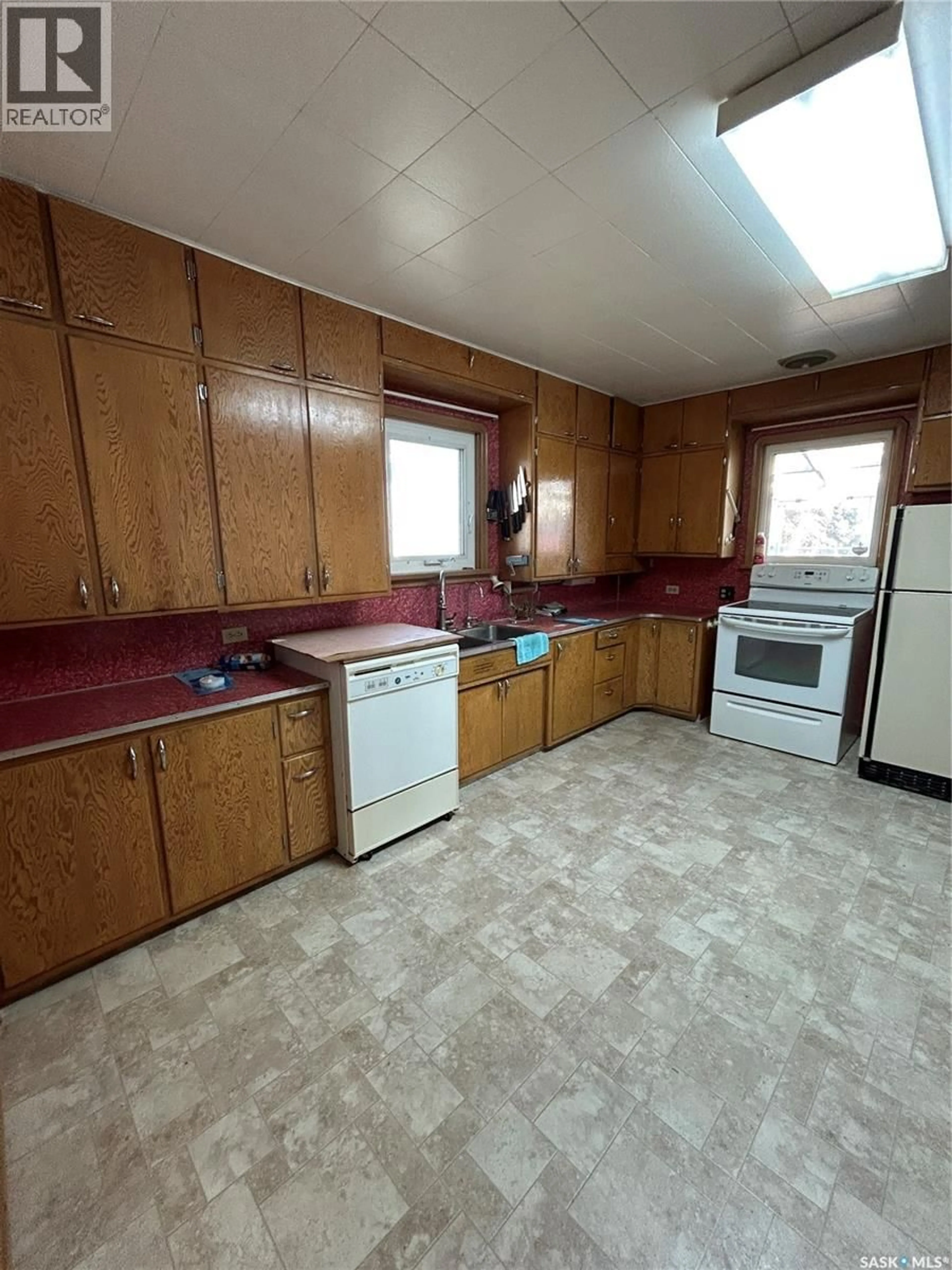 Standard kitchen, unknown for 112 2ND AVENUE, Kelvington Saskatchewan S0A1W0