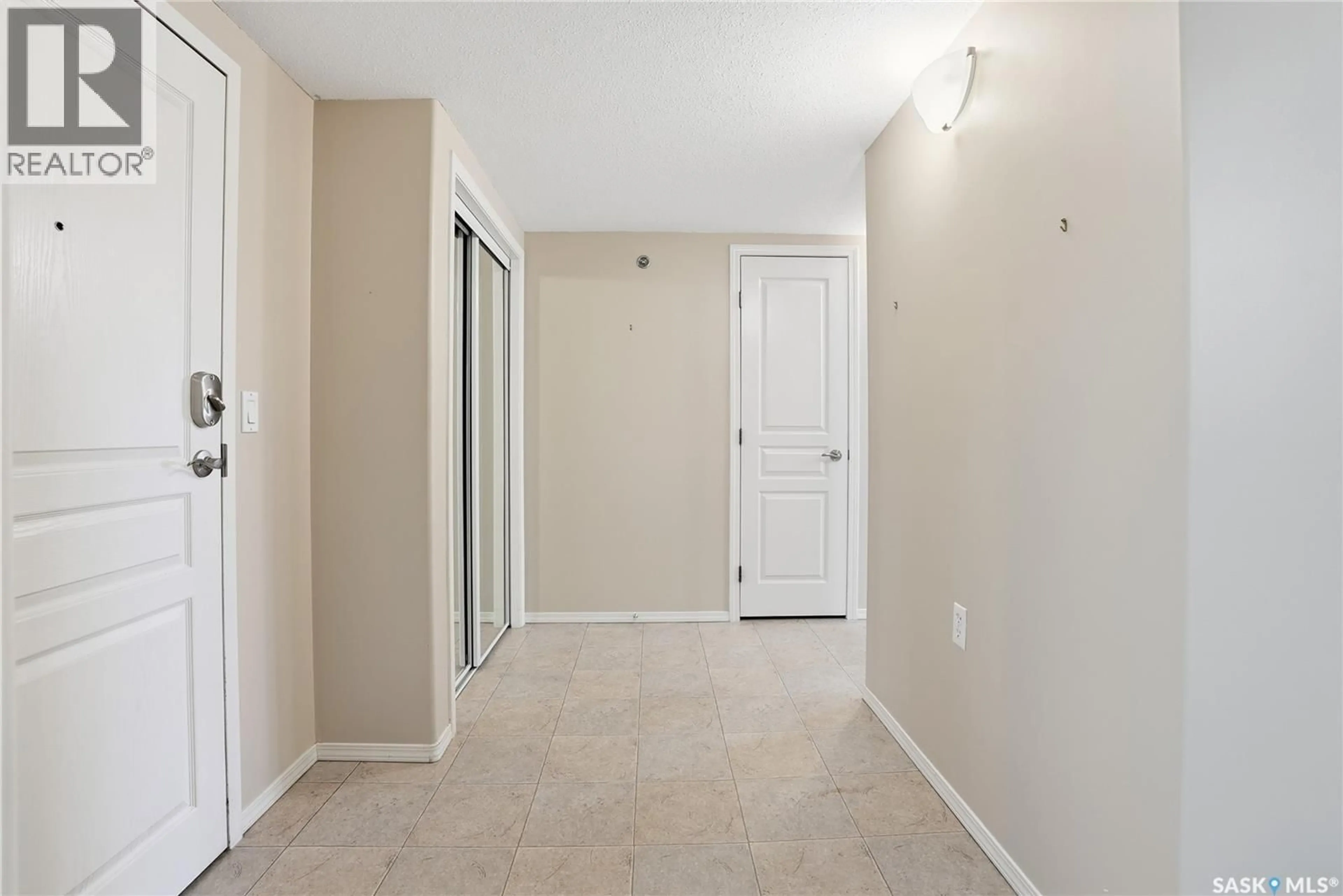 Indoor foyer for 2213 - 416 ADELAIDE STREET, Saskatoon Saskatchewan S7J0J6