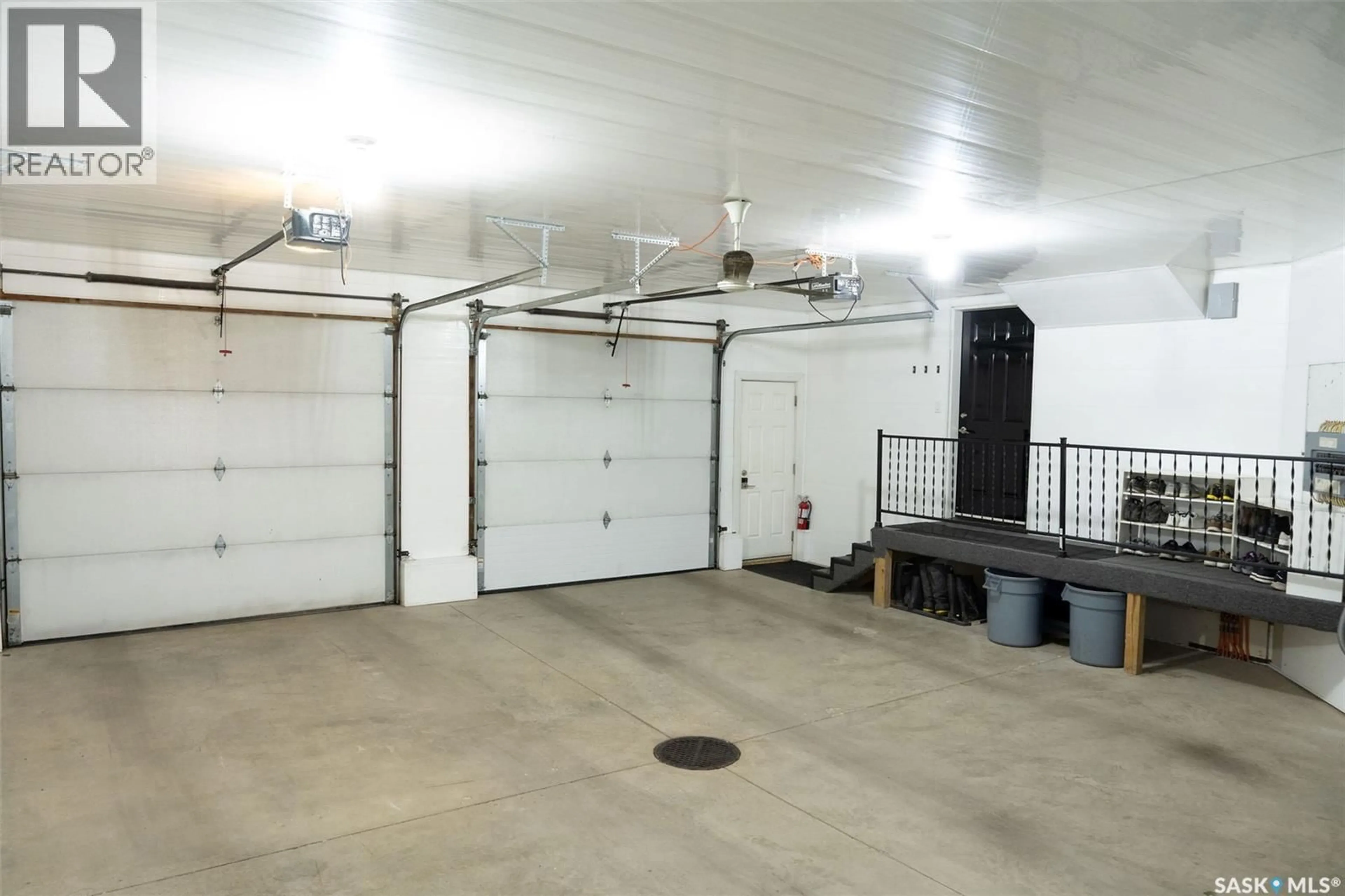 Indoor garage for 15 BROADWAY STREET, Redvers Saskatchewan S0C2H0