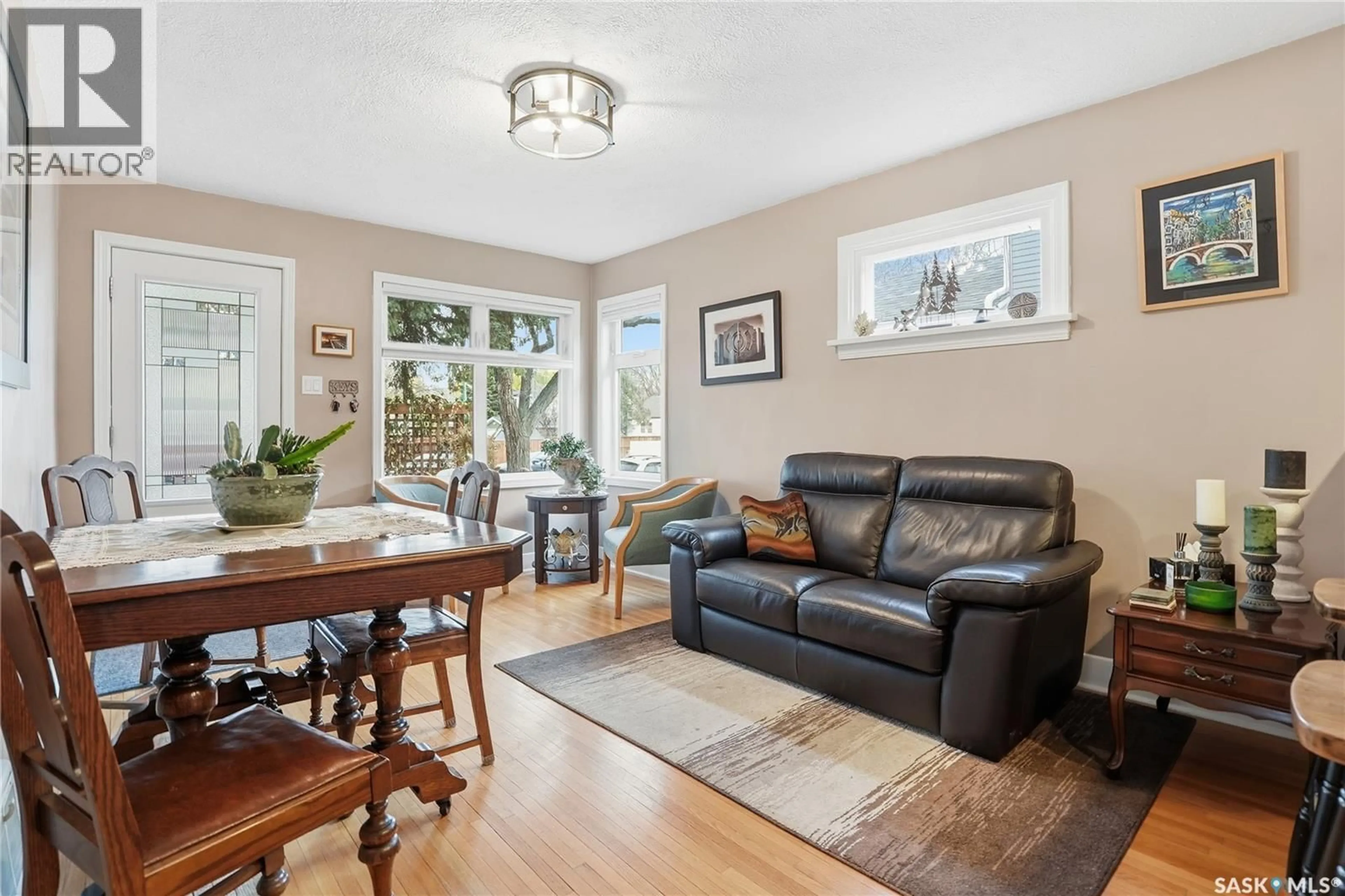 Living room with furniture, unknown for 1404 LORNE AVENUE, Saskatoon Saskatchewan S7H1X7