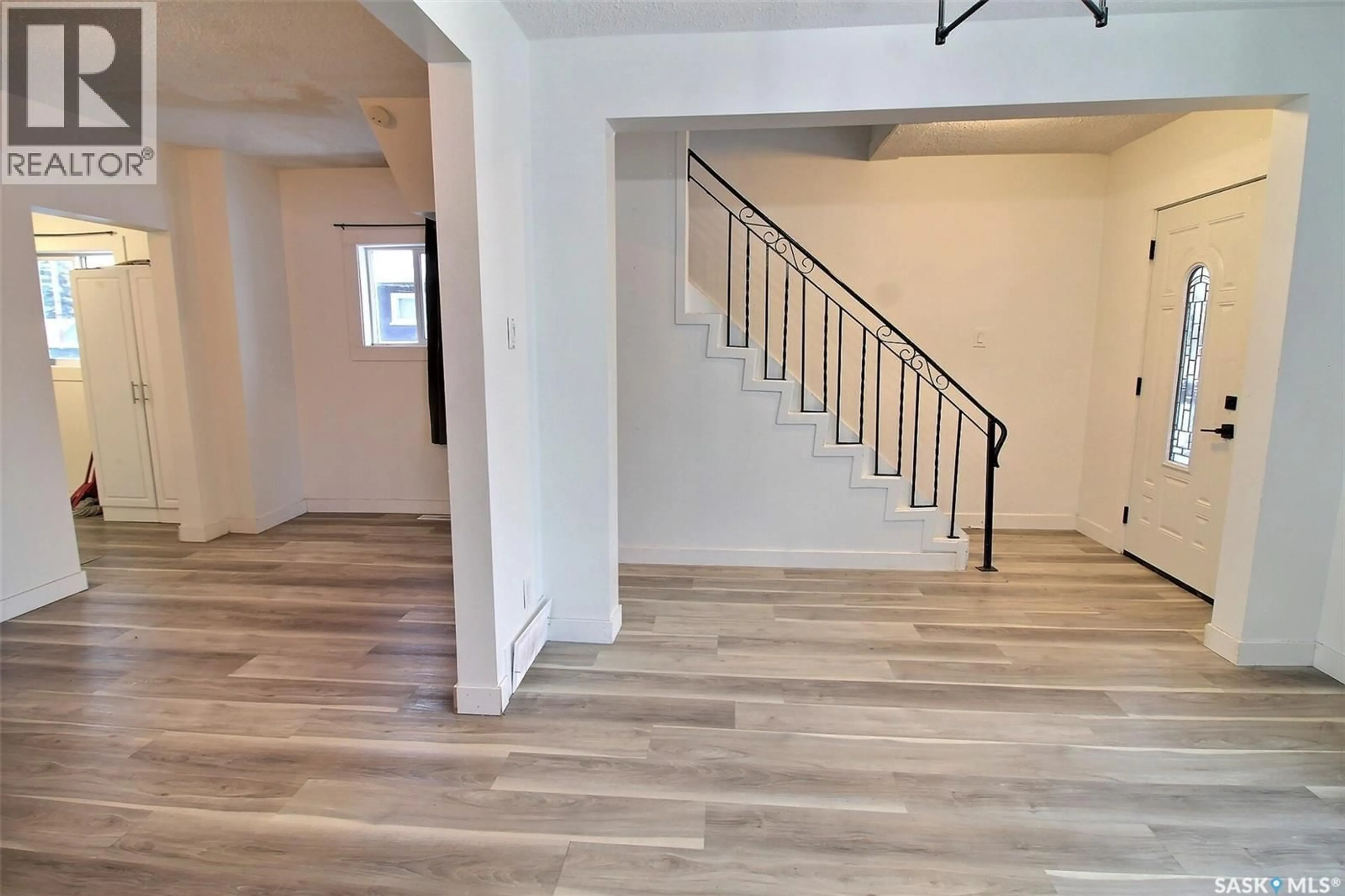 Indoor entryway for 514 8TH STREET, Prince Albert Saskatchewan S6V0W6