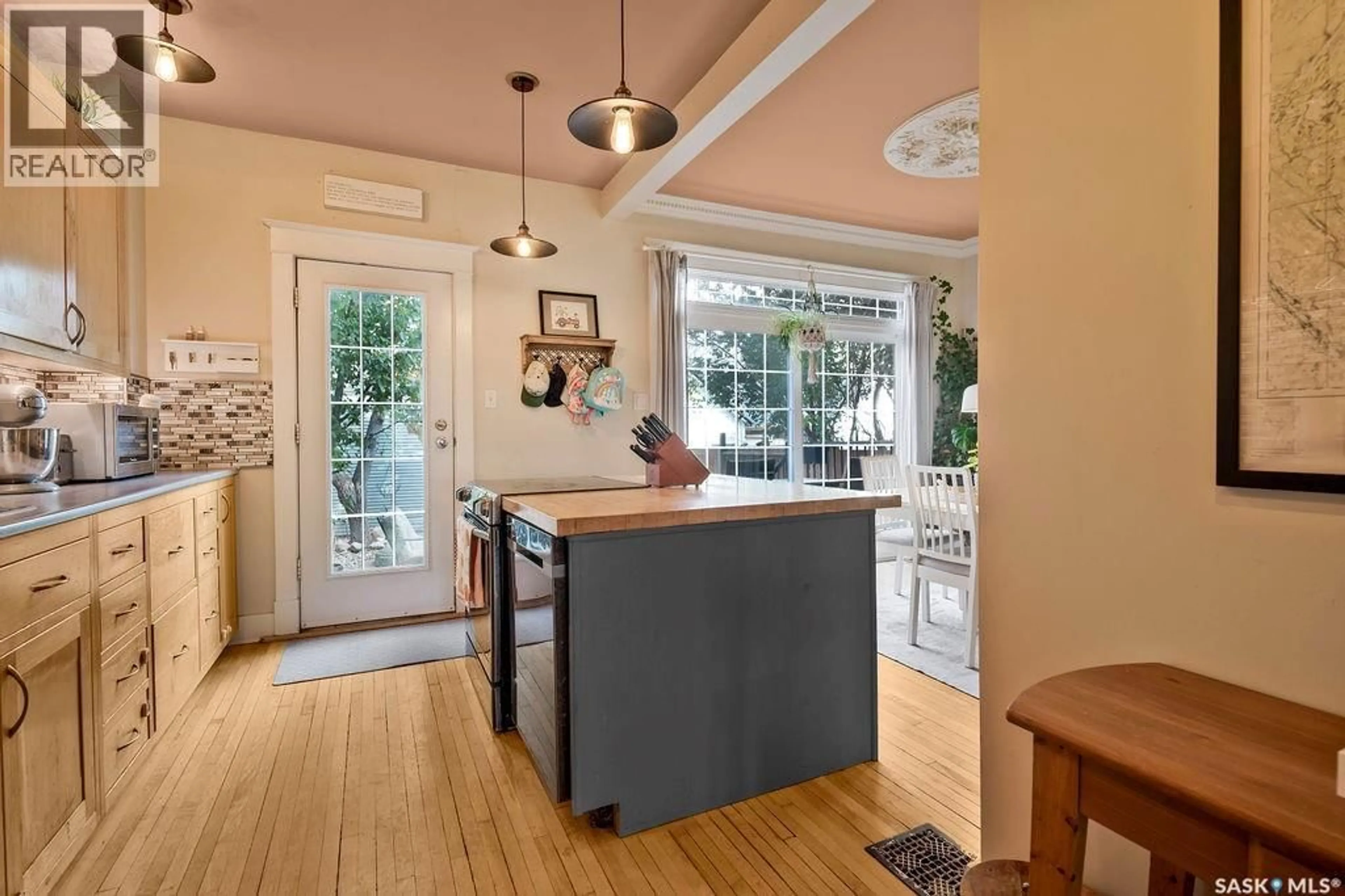 Open concept kitchen, unknown for 2137 CAMERON STREET, Regina Saskatchewan S4T2V7
