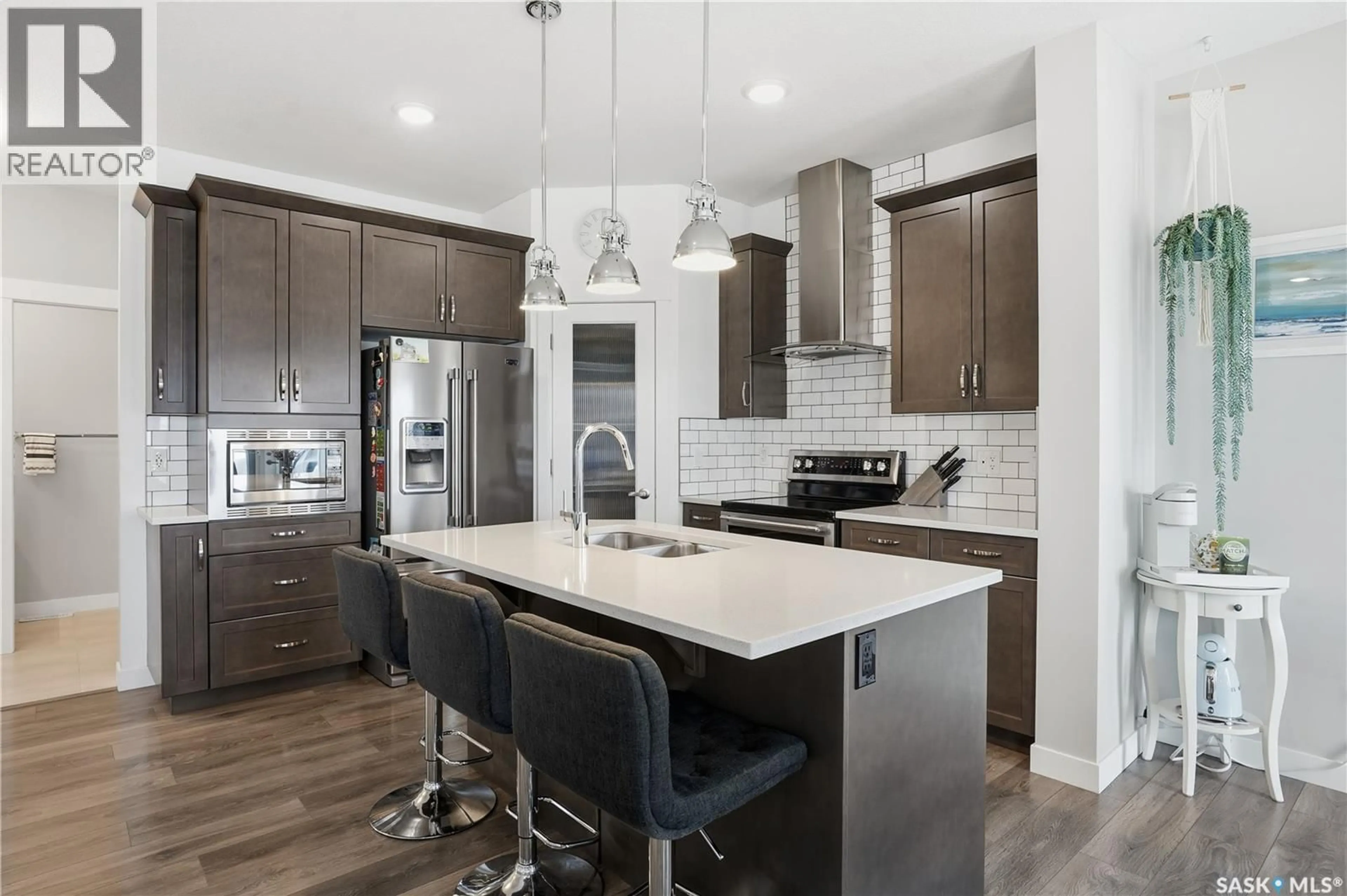 Open concept kitchen, unknown for 3555 GREEN TURTLE ROAD, Regina Saskatchewan S4V3N8