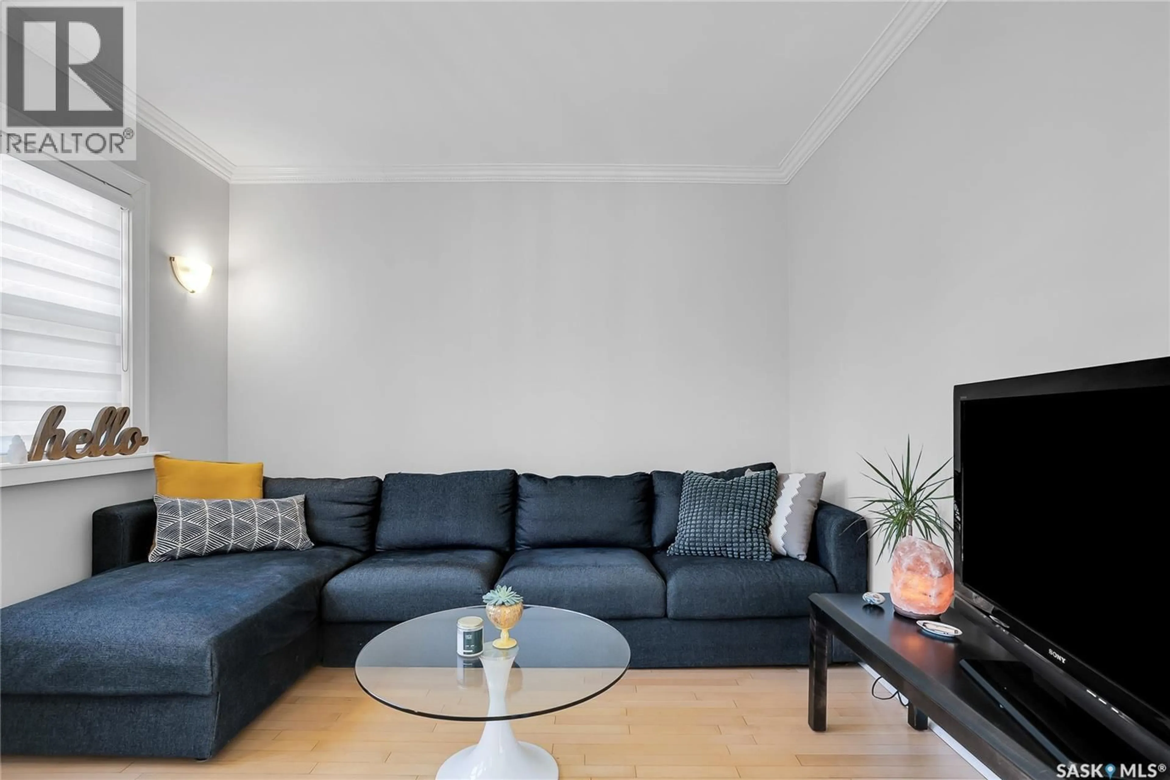 Living room with furniture, unknown for 519 WALMER ROAD, Saskatoon Saskatchewan S7L0E1