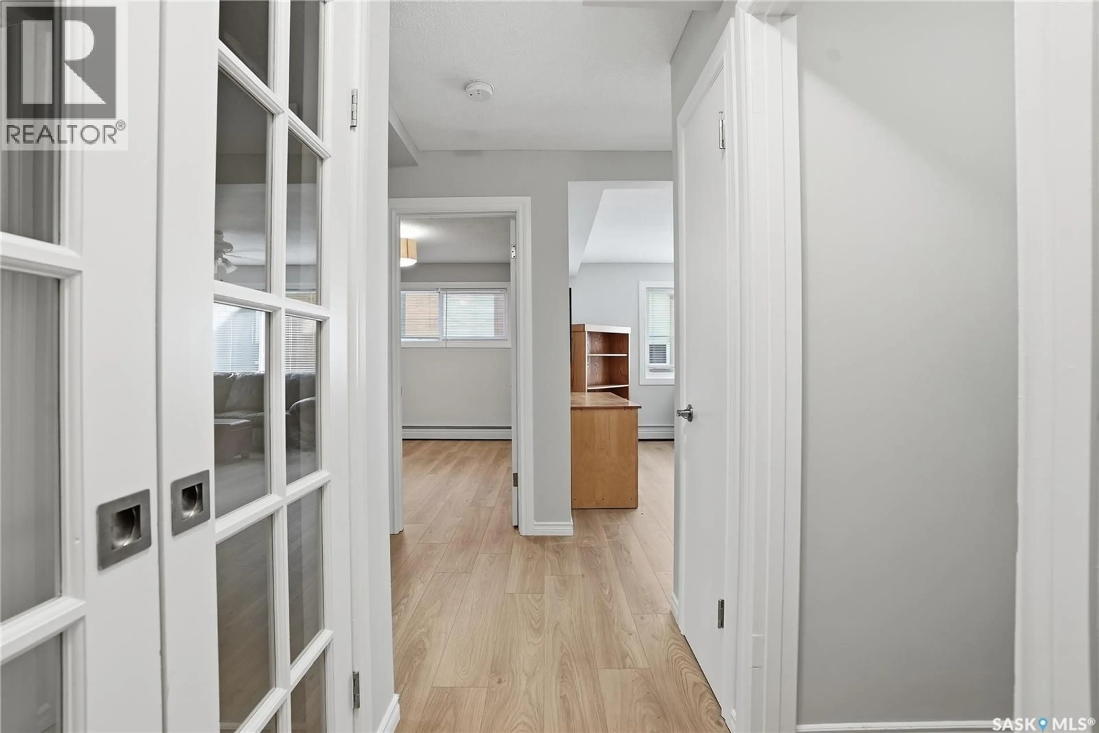 Indoor entryway for 5 3030 ARLINGTON AVENUE, Saskatoon Saskatchewan S7J2J9