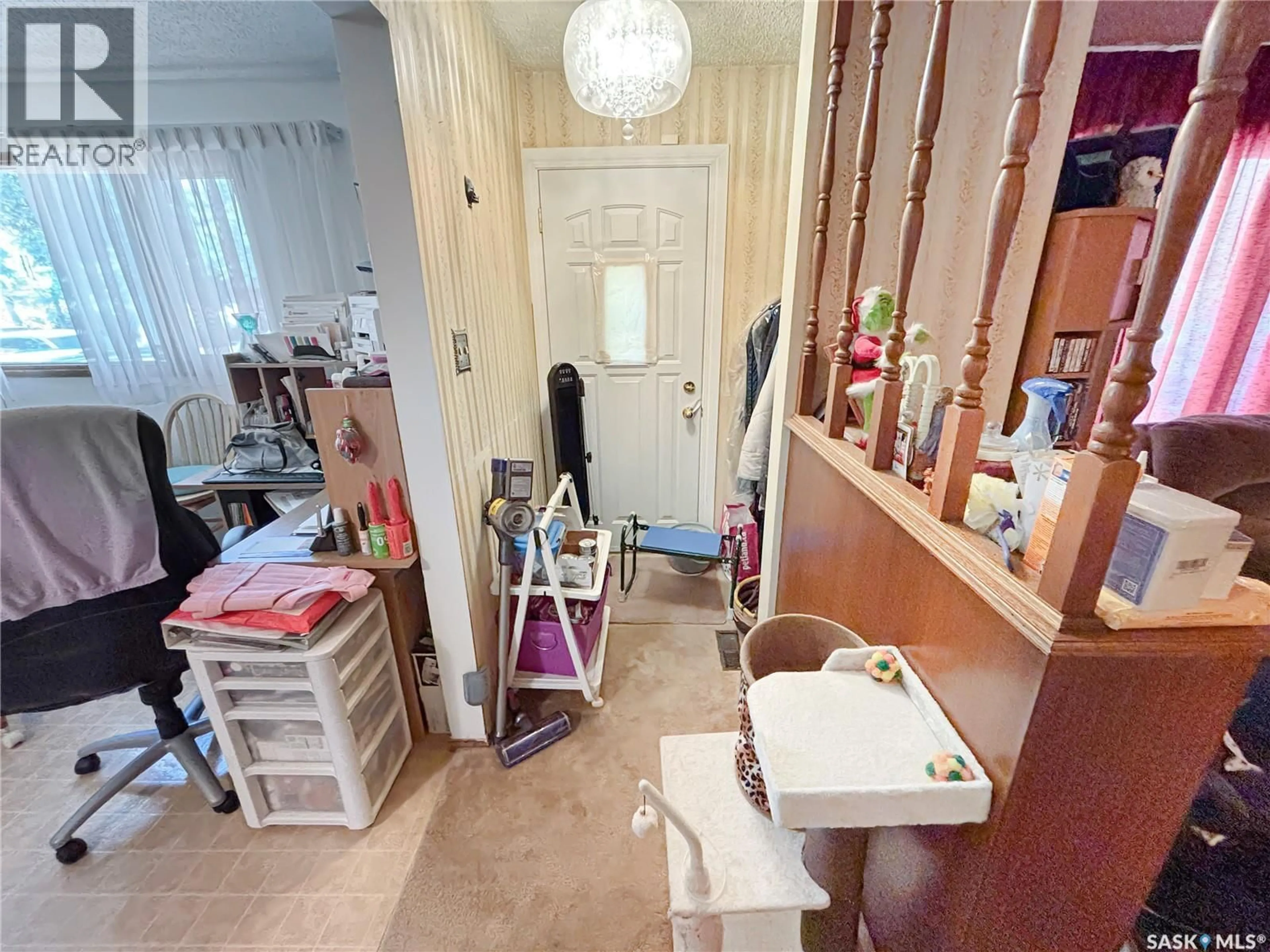 A pic of a room for 253 LLOYD CRESCENT, Saskatoon Saskatchewan S7L4Y9