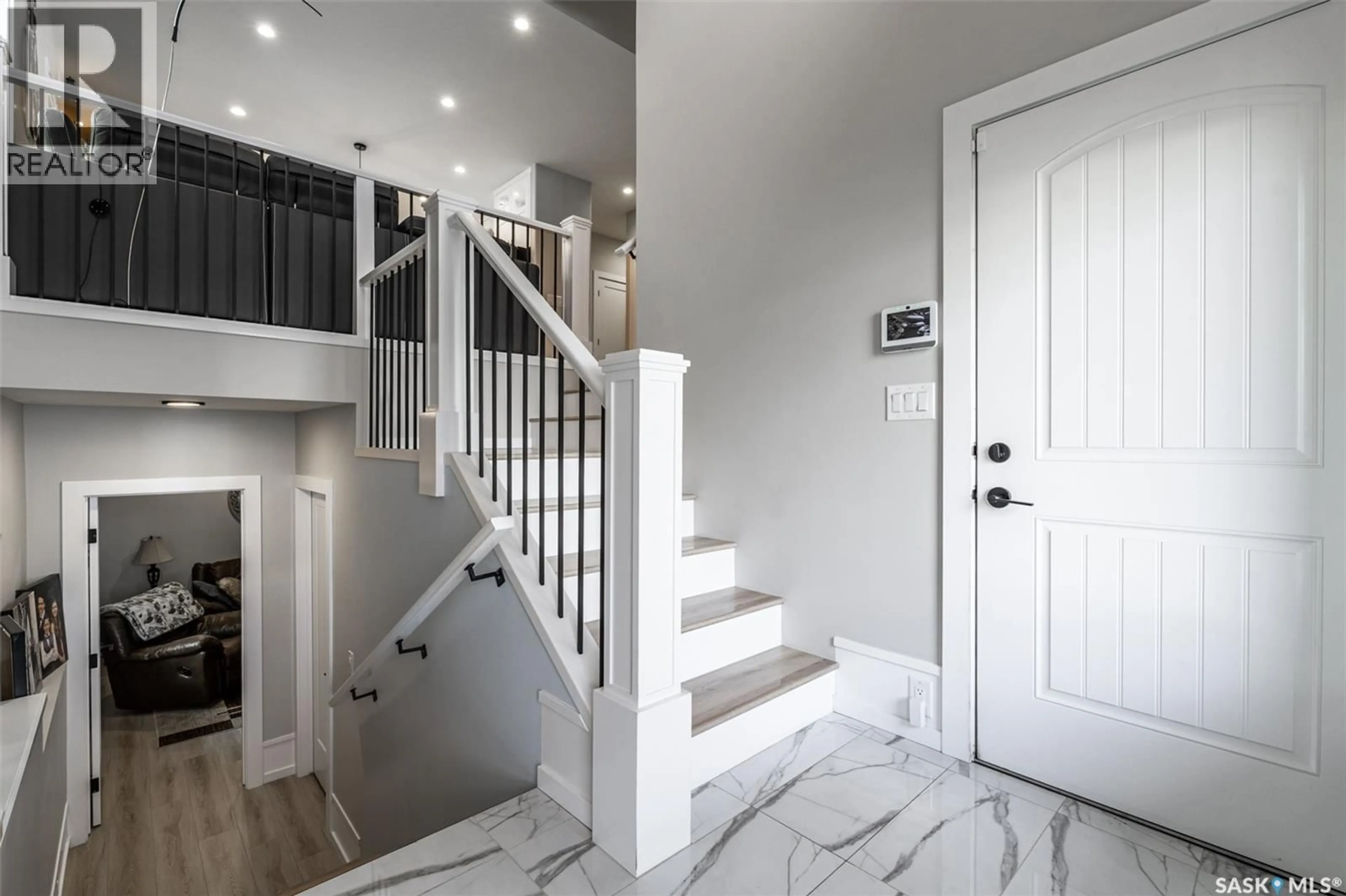 Stairs for 522 HAMM CRESCENT, Saskatoon Saskatchewan S7V0Z2