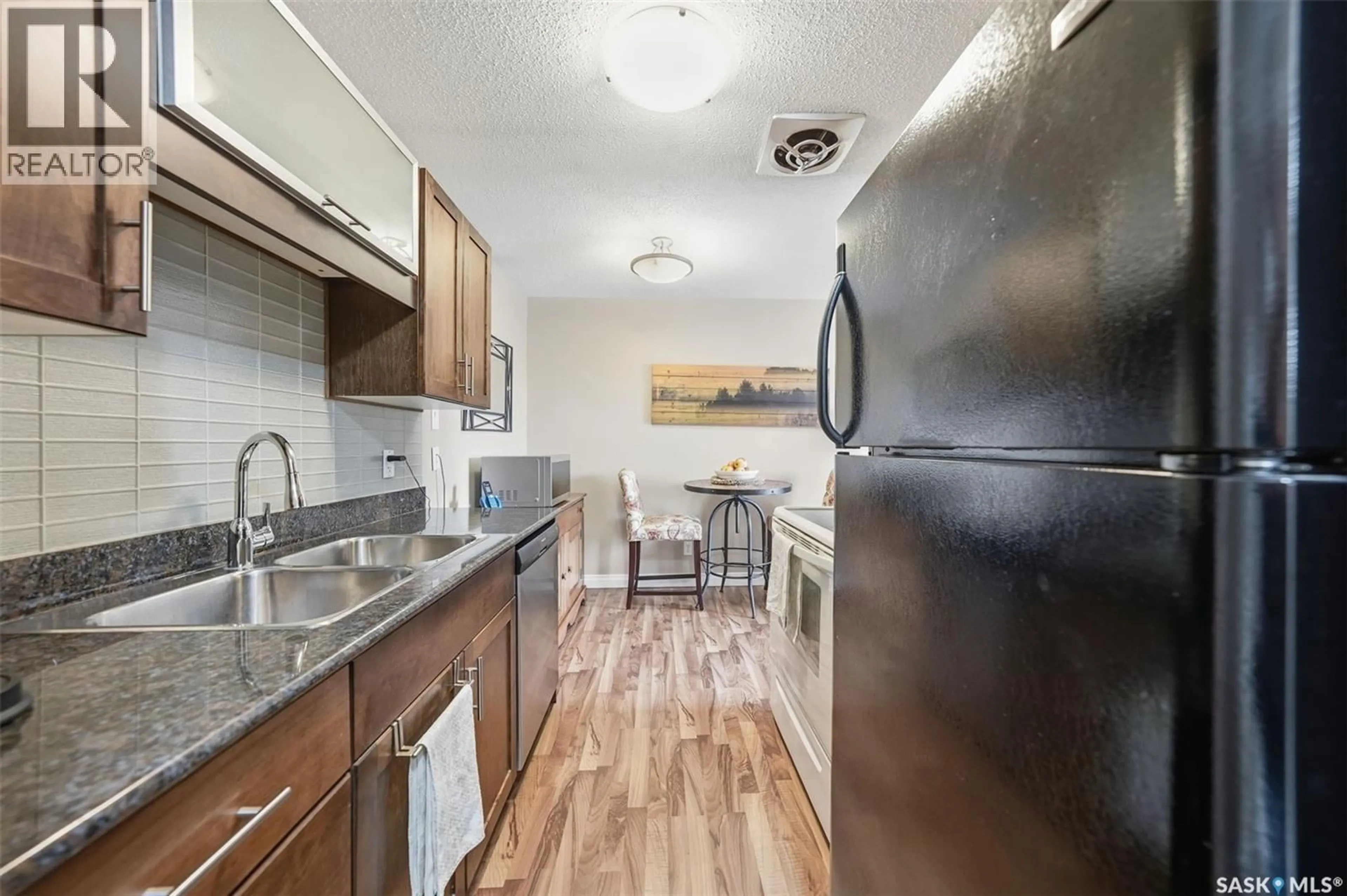 Standard kitchen, unknown for 16 115 ACADIA DRIVE, Saskatoon Saskatchewan S7H4T8