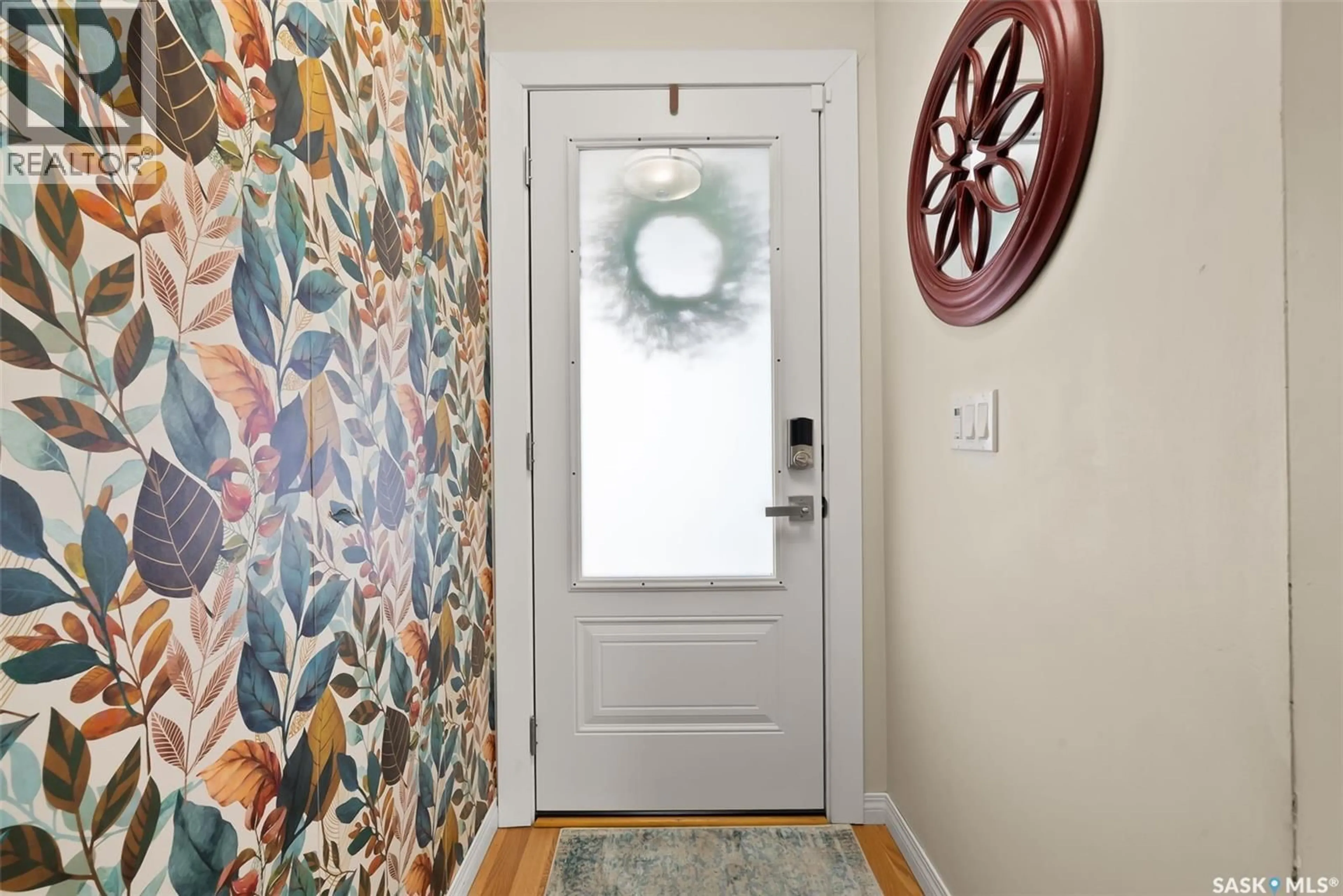 Indoor entryway for 30 SHERMAN ROAD, Regina Saskatchewan S4X2R8