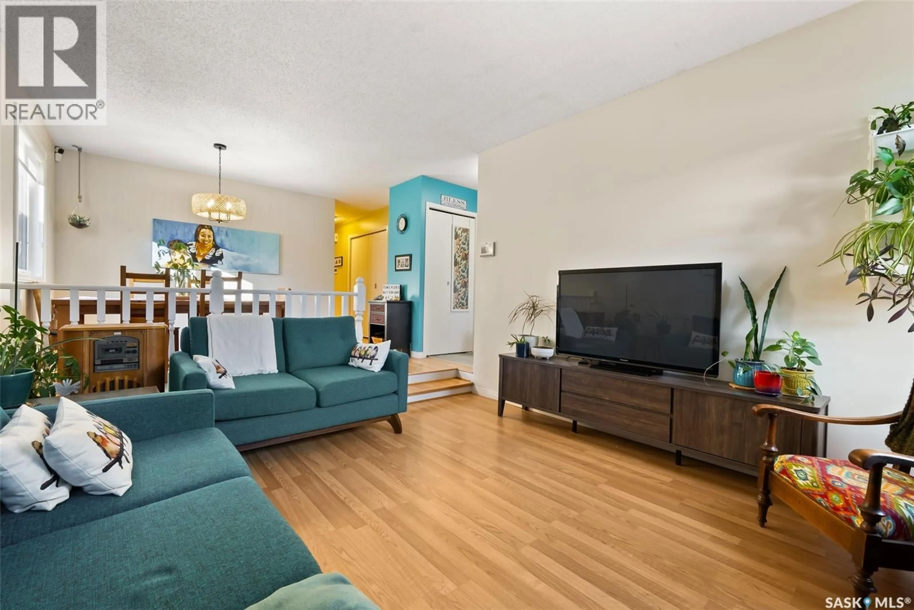 Living room with furniture, unknown for 30 SHERMAN ROAD, Regina Saskatchewan S4X2R8