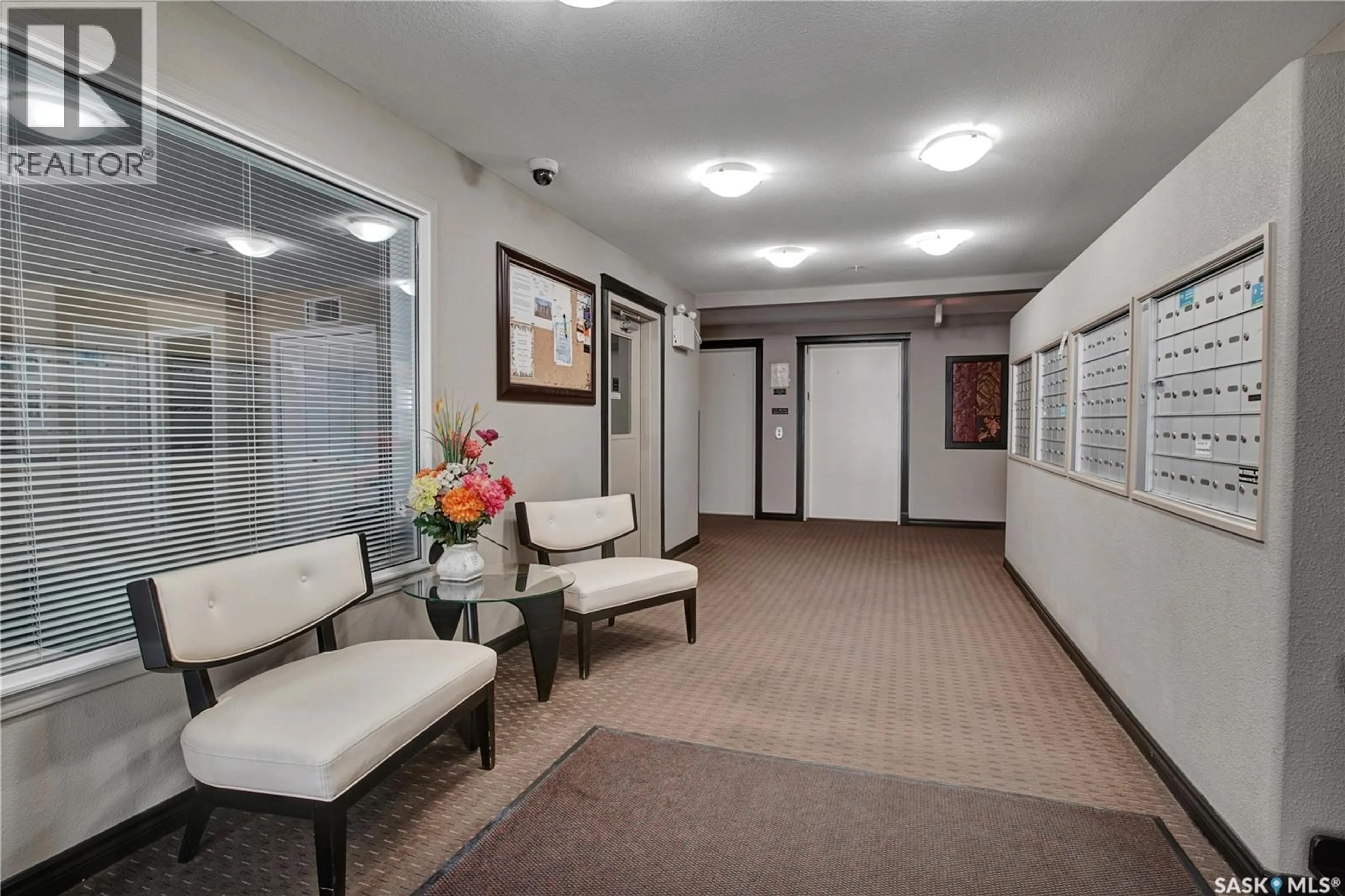 Indoor foyer for 150 - 211 PAWLYCHENKO LANE, Saskatoon Saskatchewan S7V0B4