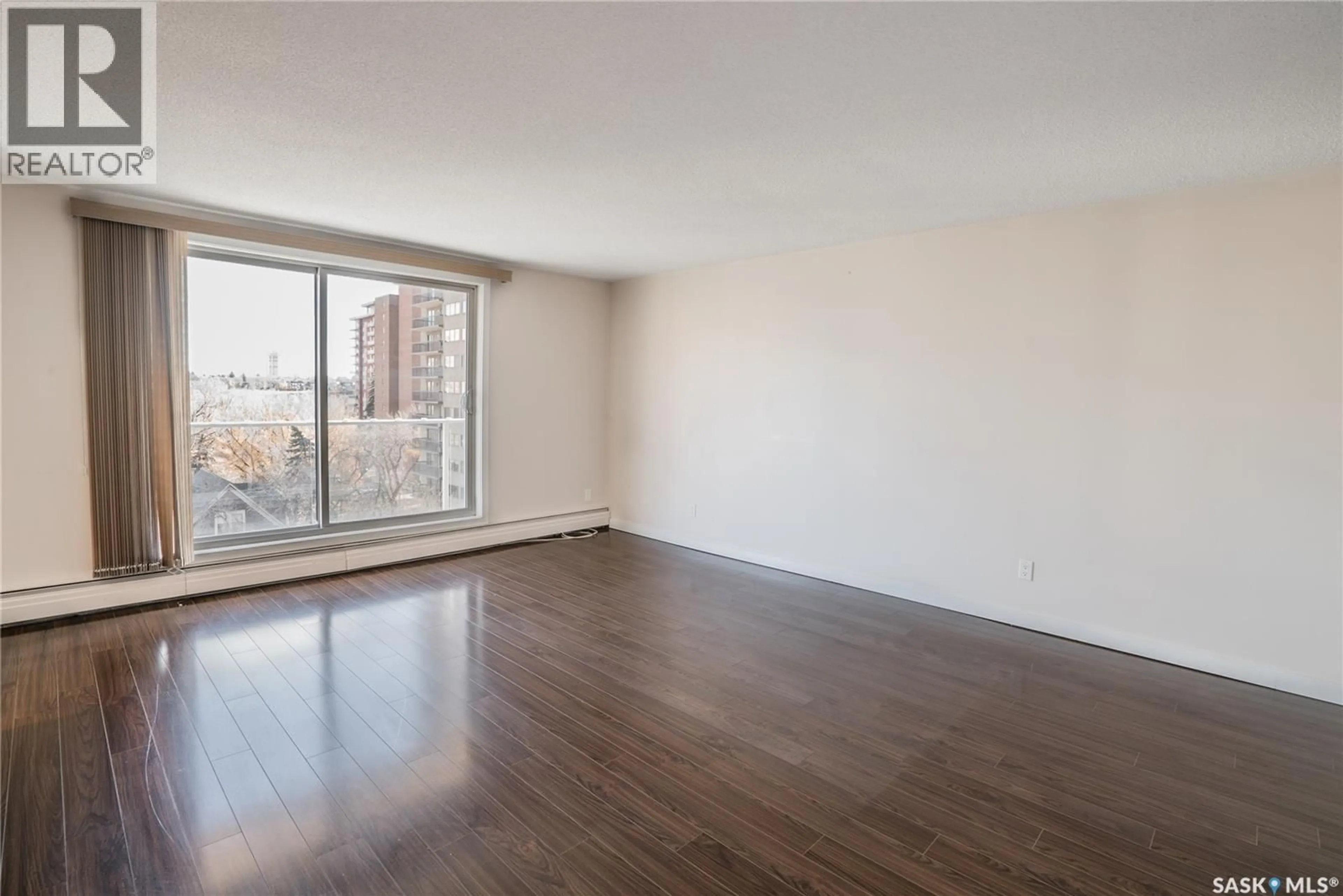 A pic of a room for N - 704 320 5TH AVENUE, Saskatoon Saskatchewan S7K2P5