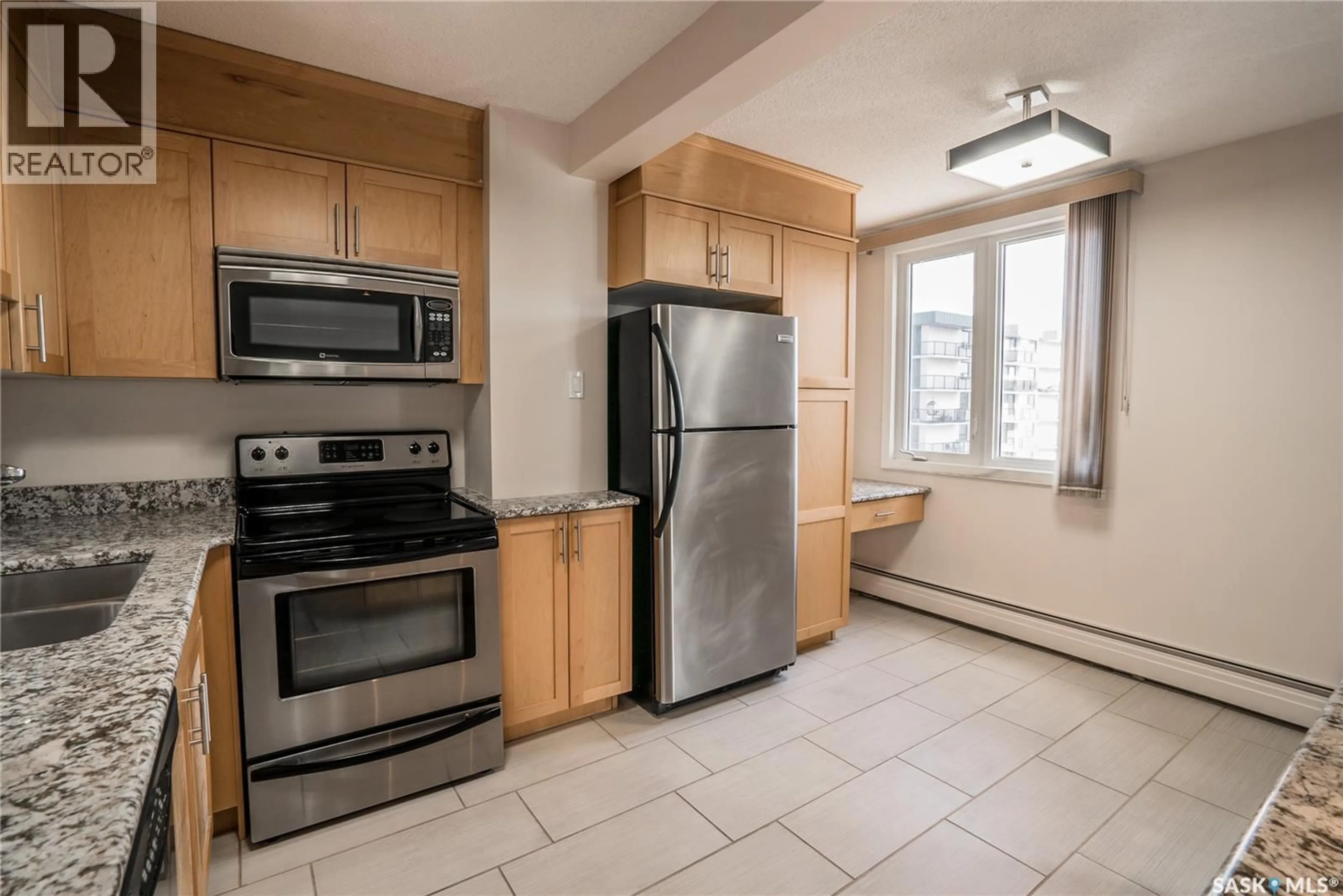 Standard kitchen, unknown for N - 704 320 5TH AVENUE, Saskatoon Saskatchewan S7K2P5