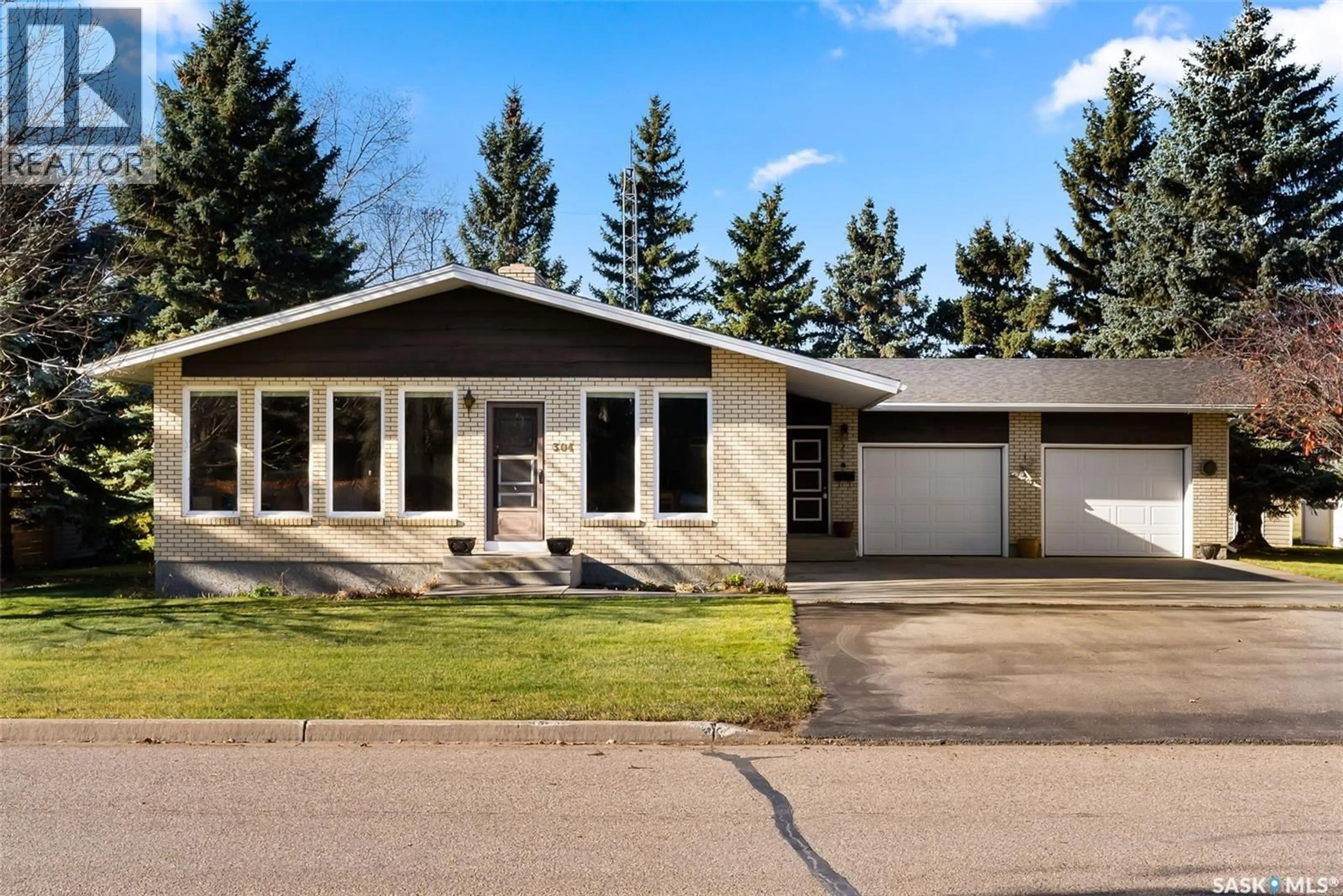 Home with vinyl exterior material, street for 304 DONALD ROAD, Cupar Saskatchewan S0G0Y0