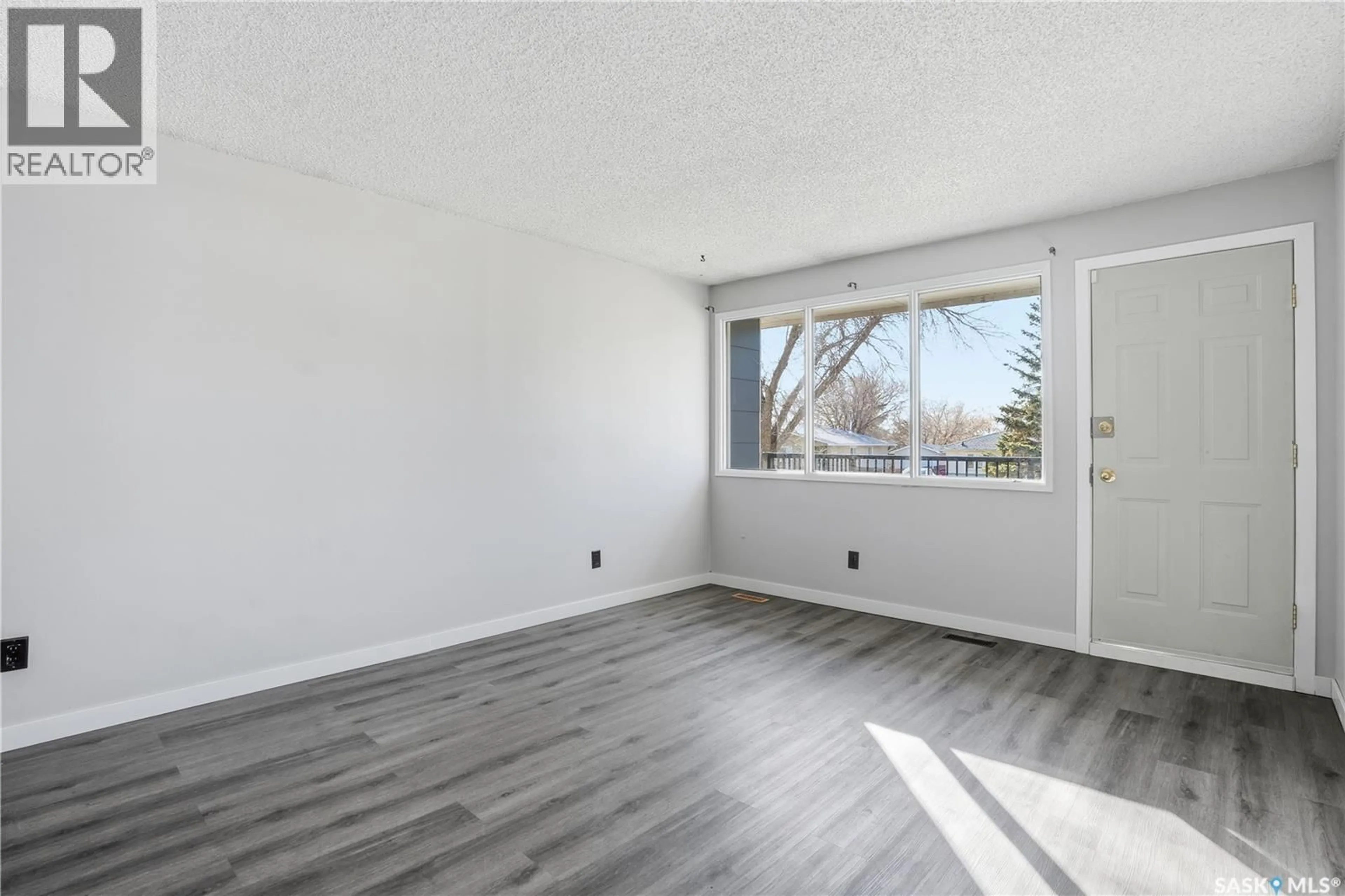 A pic of a room for 27 BROCKELBANK CRESCENT, Regina Saskatchewan S4R6J5