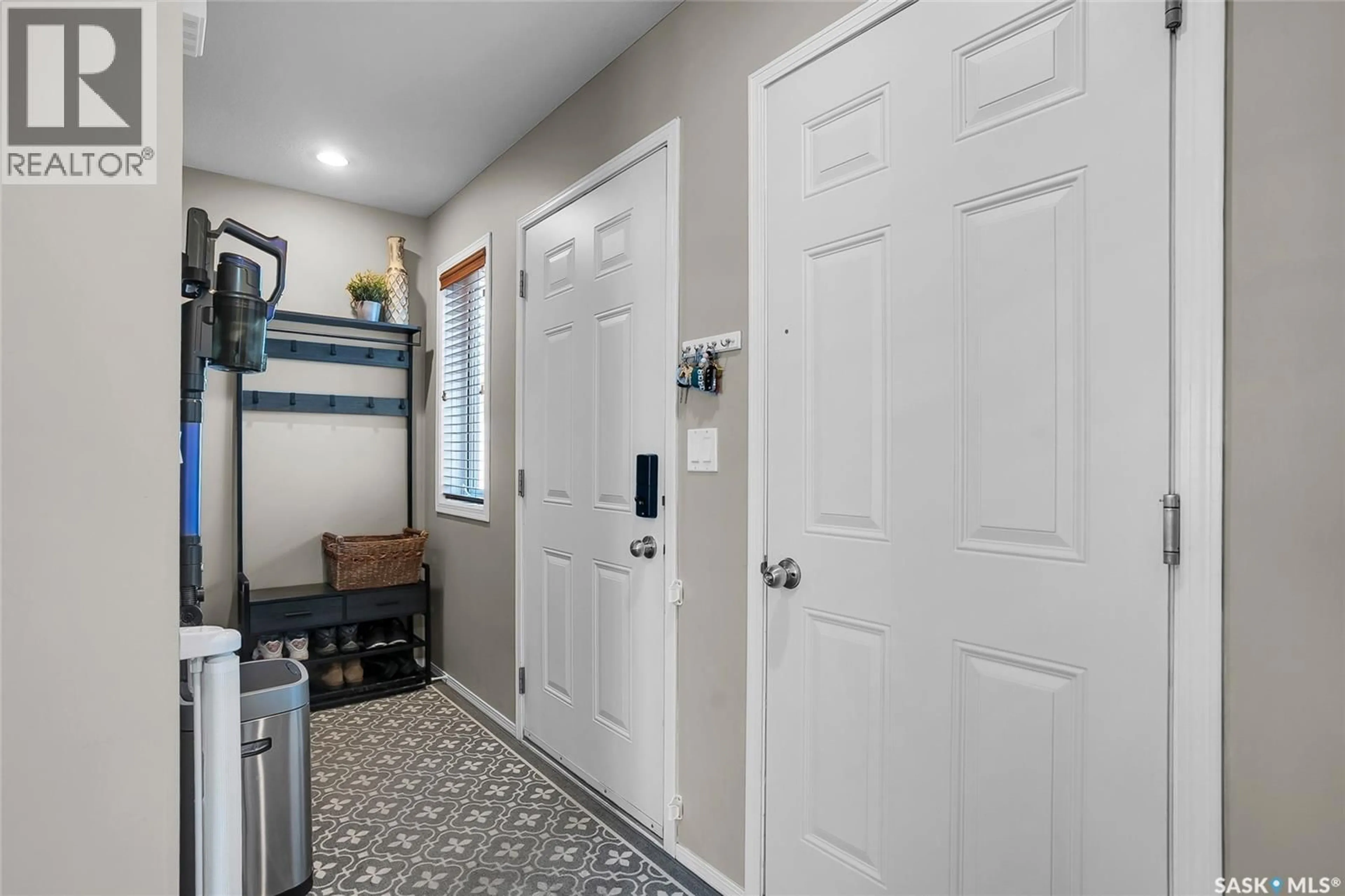 Indoor entryway for 12 515 CENTENNIAL BOULEVARD, Warman Saskatchewan S0K4S0