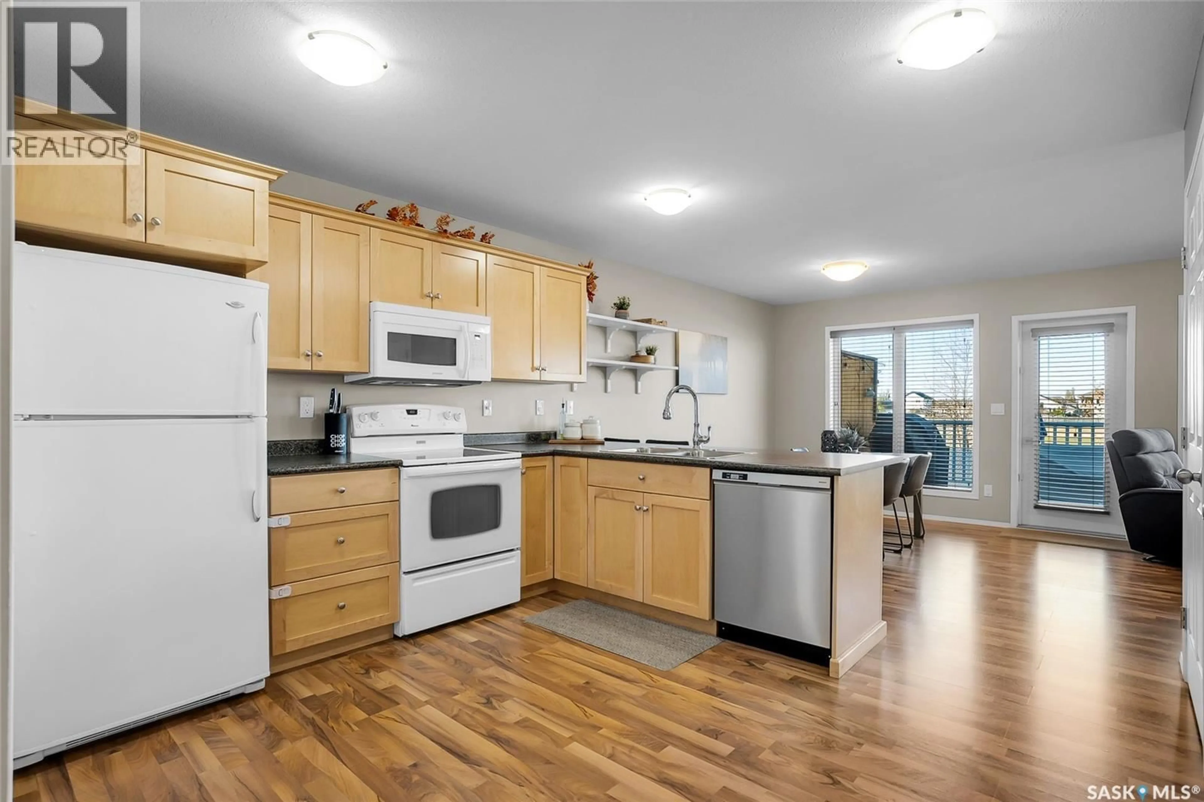 Standard kitchen, unknown for 12 515 CENTENNIAL BOULEVARD, Warman Saskatchewan S0K4S0