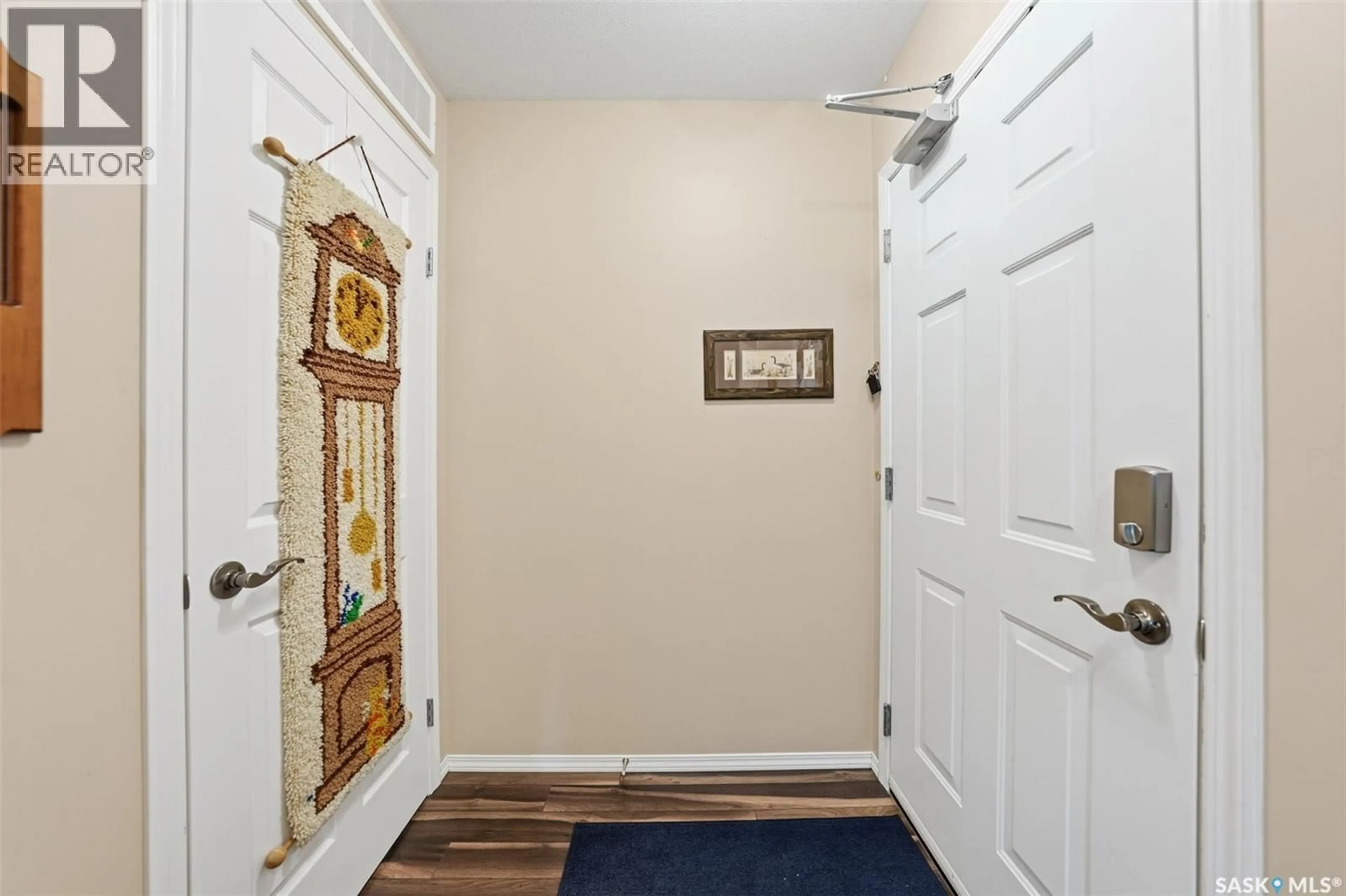 Indoor entryway for 216 235 HEROLD TERRACE, Saskatoon Saskatchewan S7V1J2
