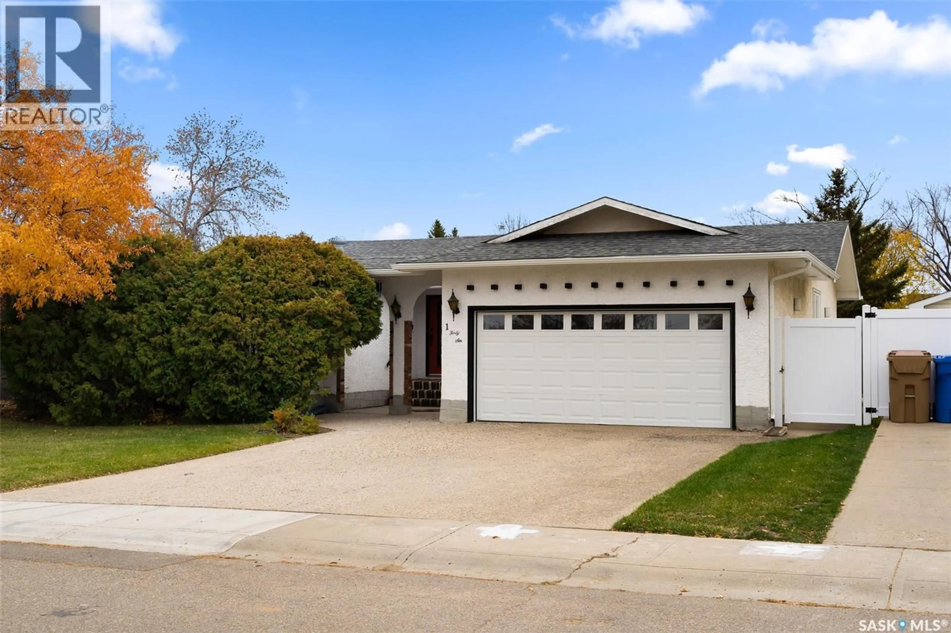 Home with vinyl exterior material, street for 146 WILLISTON DRIVE, Regina Saskatchewan S4X1C6