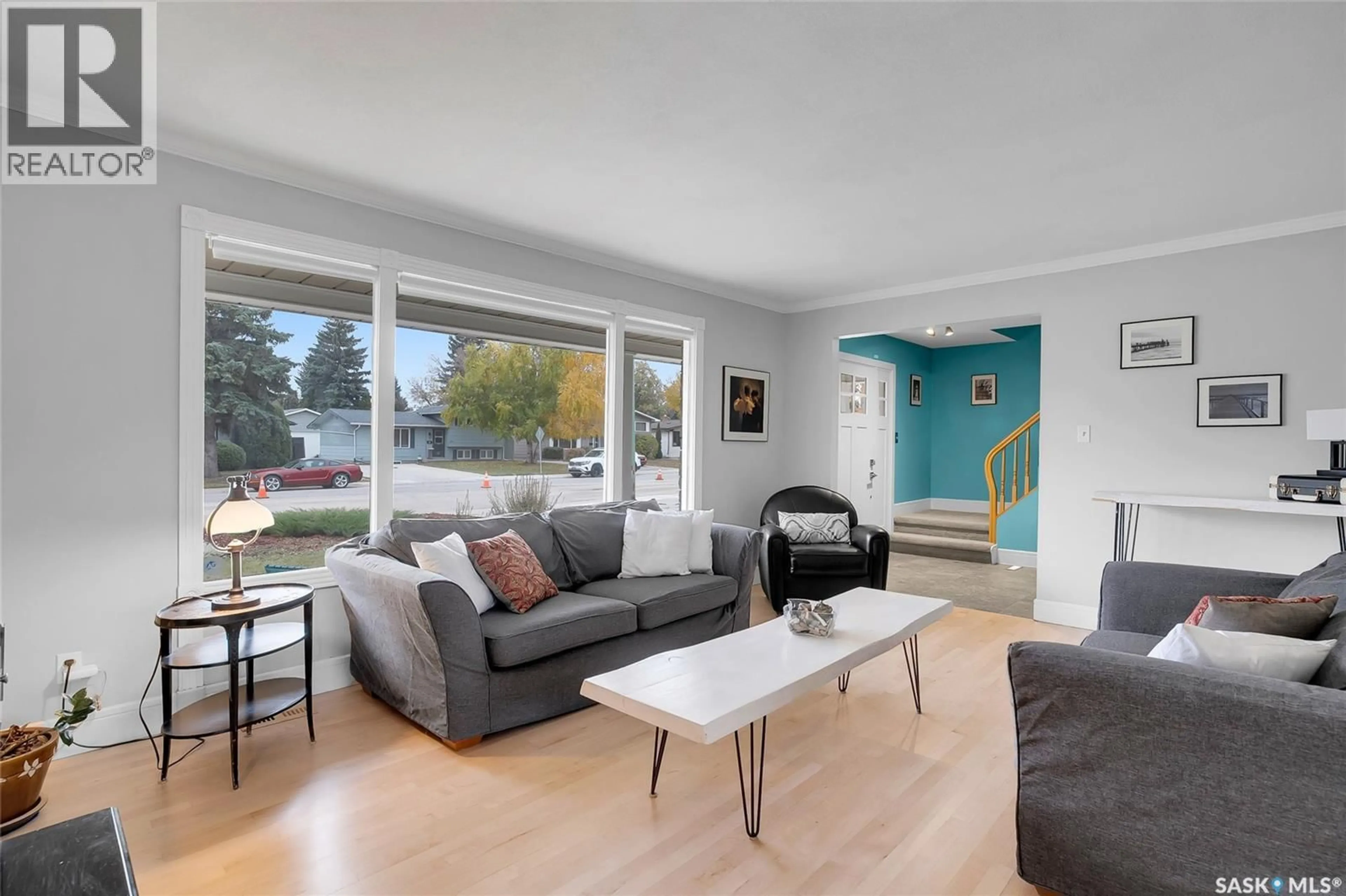 Living room with furniture, unknown for 258 ASSINIBOINE DRIVE, Saskatoon Saskatchewan S7K4A2