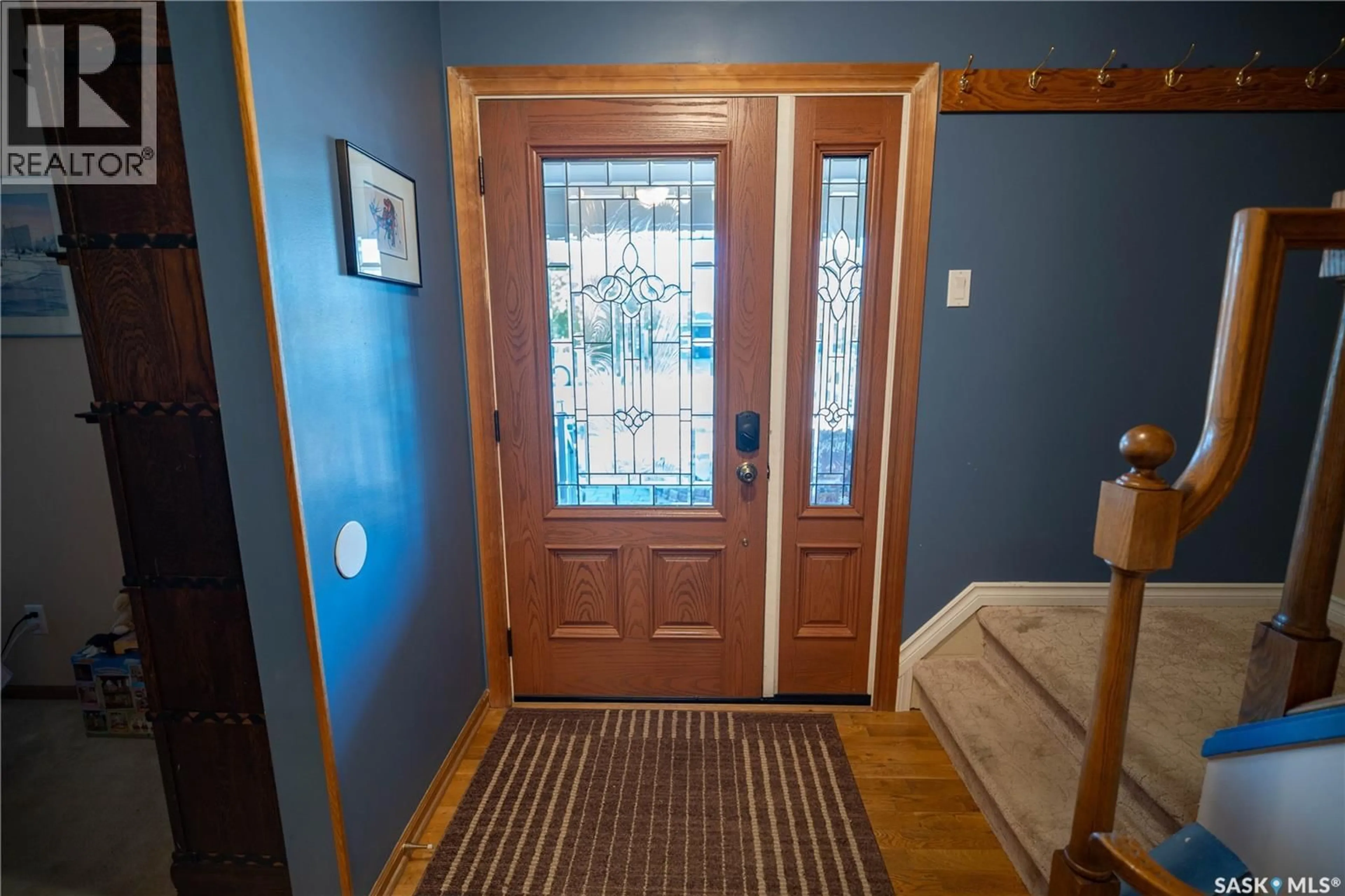 Indoor entryway for 19 CHAMPLIN CRESCENT, Saskatoon Saskatchewan S7H4T2