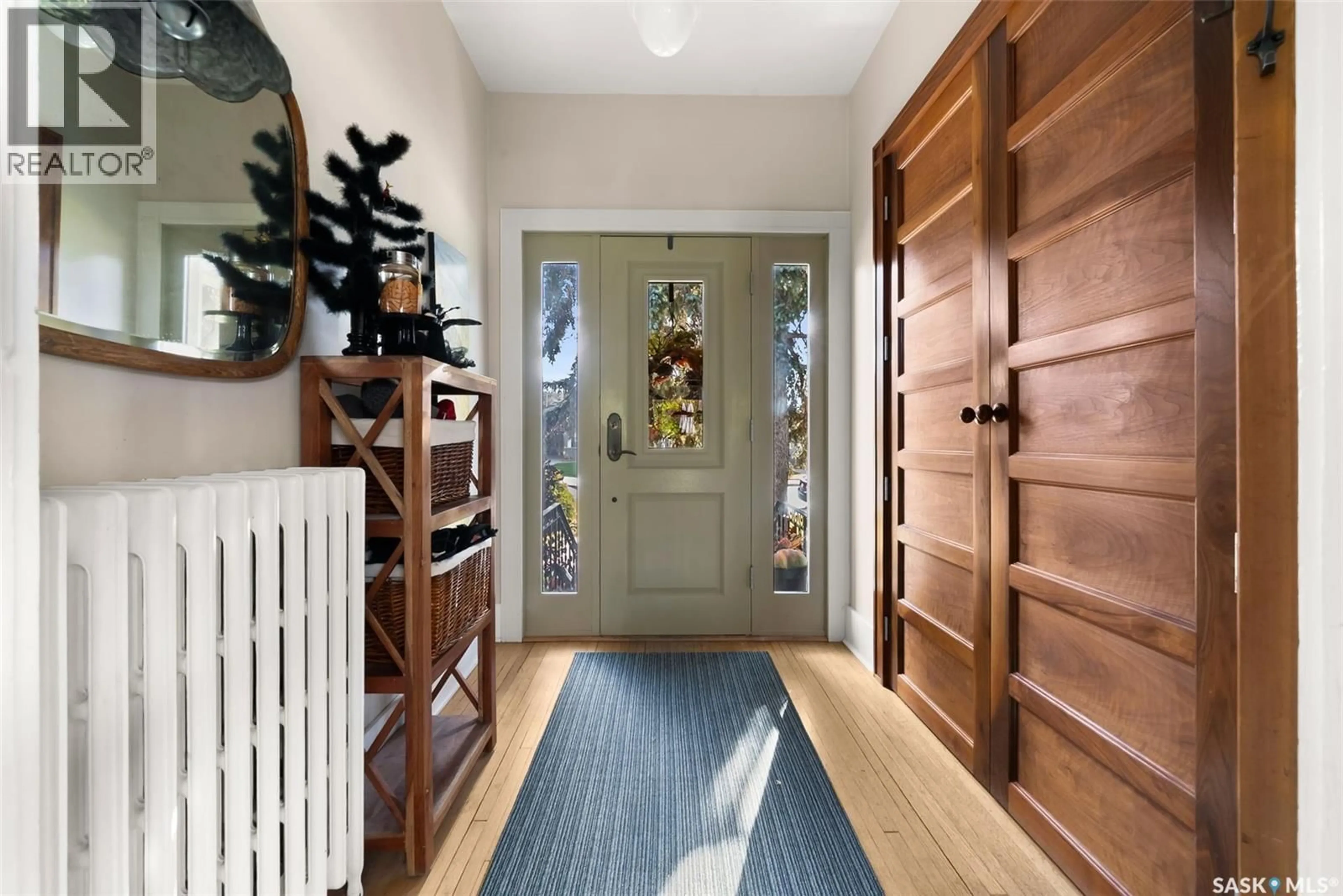 Indoor entryway for 2912 MCCALLUM AVENUE, Regina Saskatchewan S4S0R2