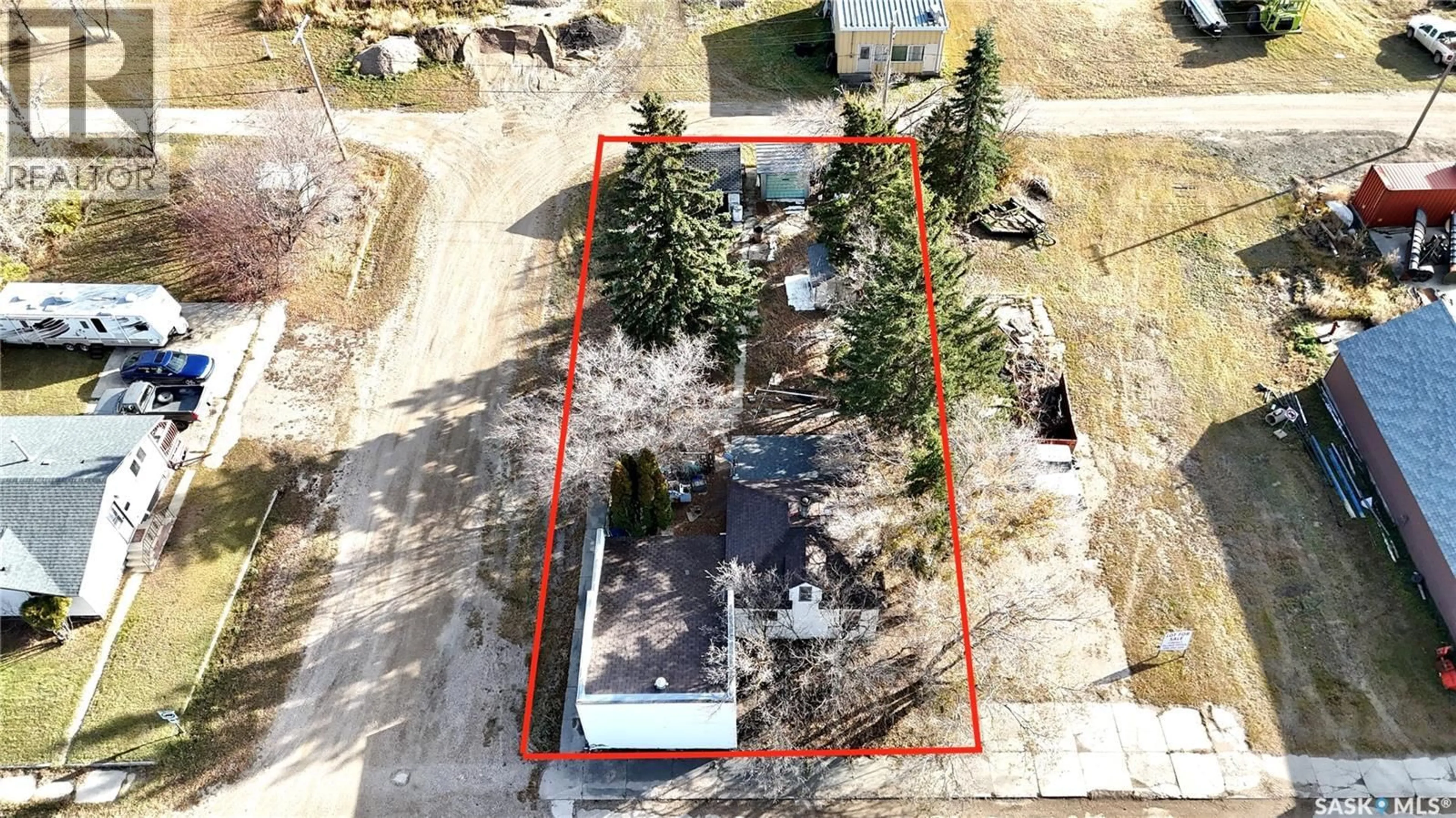 A pic from outside/outdoor area/front of a property/back of a property/a pic from drone, building for 400 CENTRAL AVENUE, Kenaston Saskatchewan S0G2N0