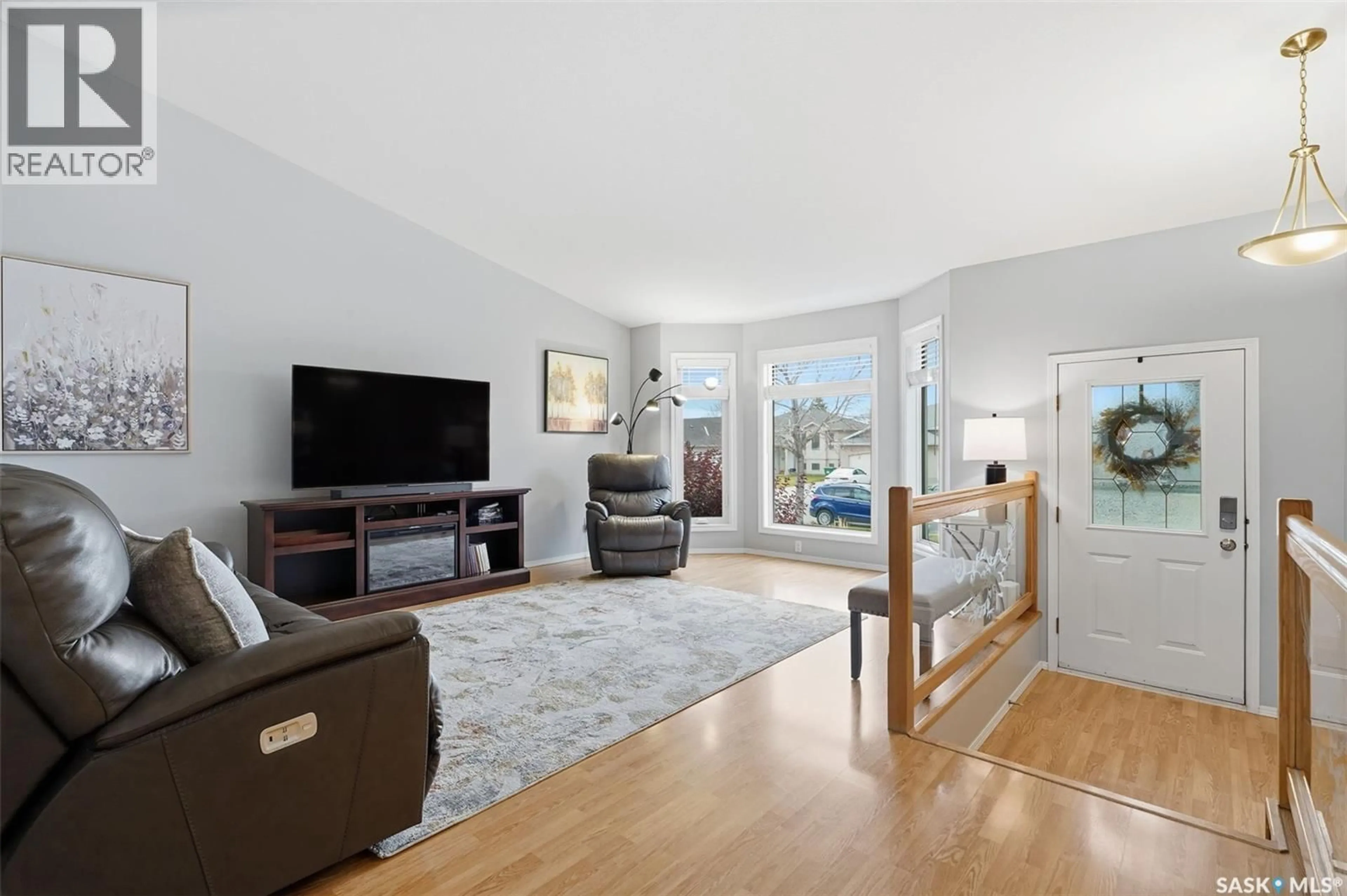 Living room with furniture, unknown for 107 CARR CRESCENT, Saskatoon Saskatchewan S7S1M3