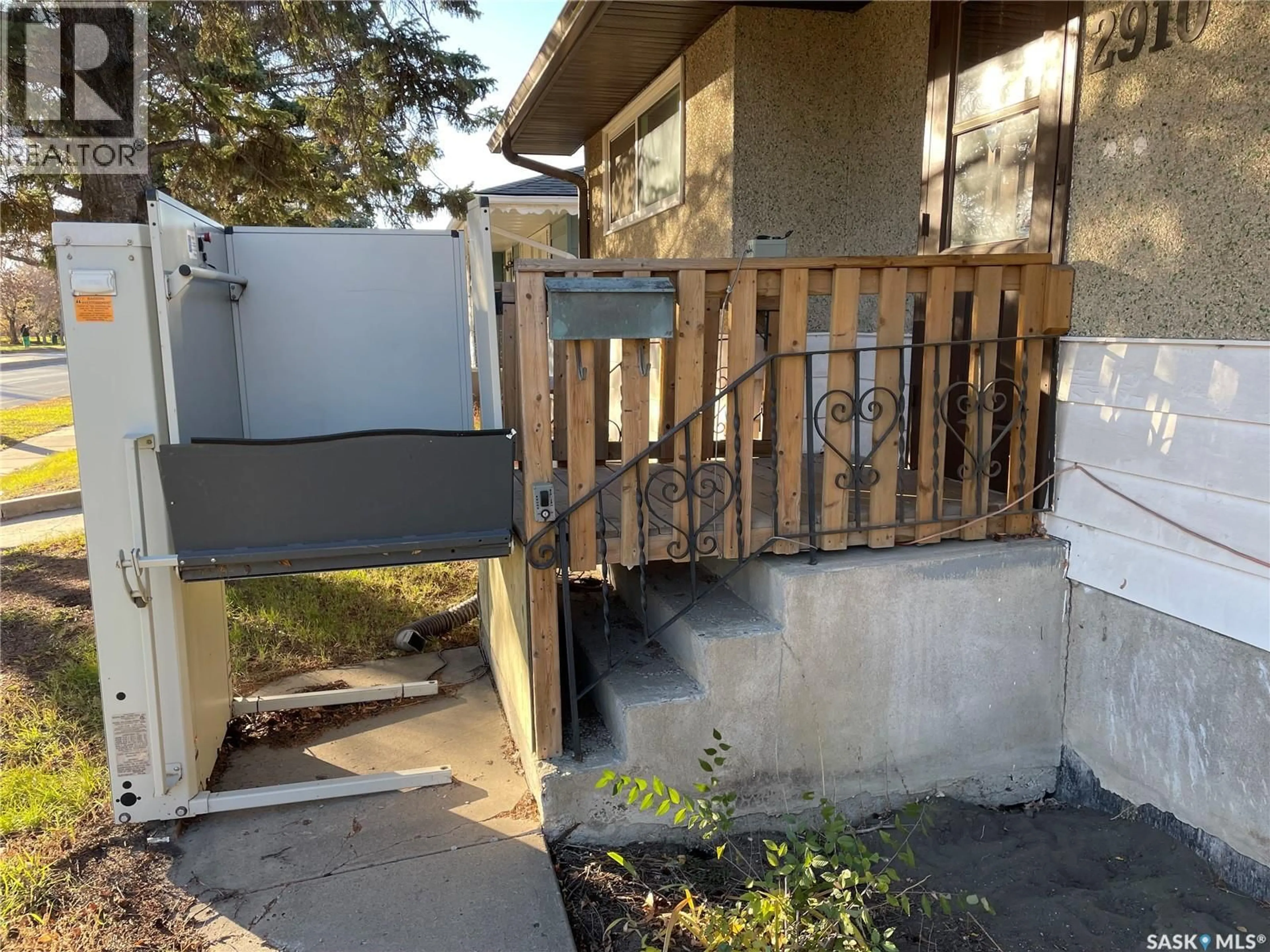 Unknown for 2910 AVONHURST DRIVE, Regina Saskatchewan S4R3J5