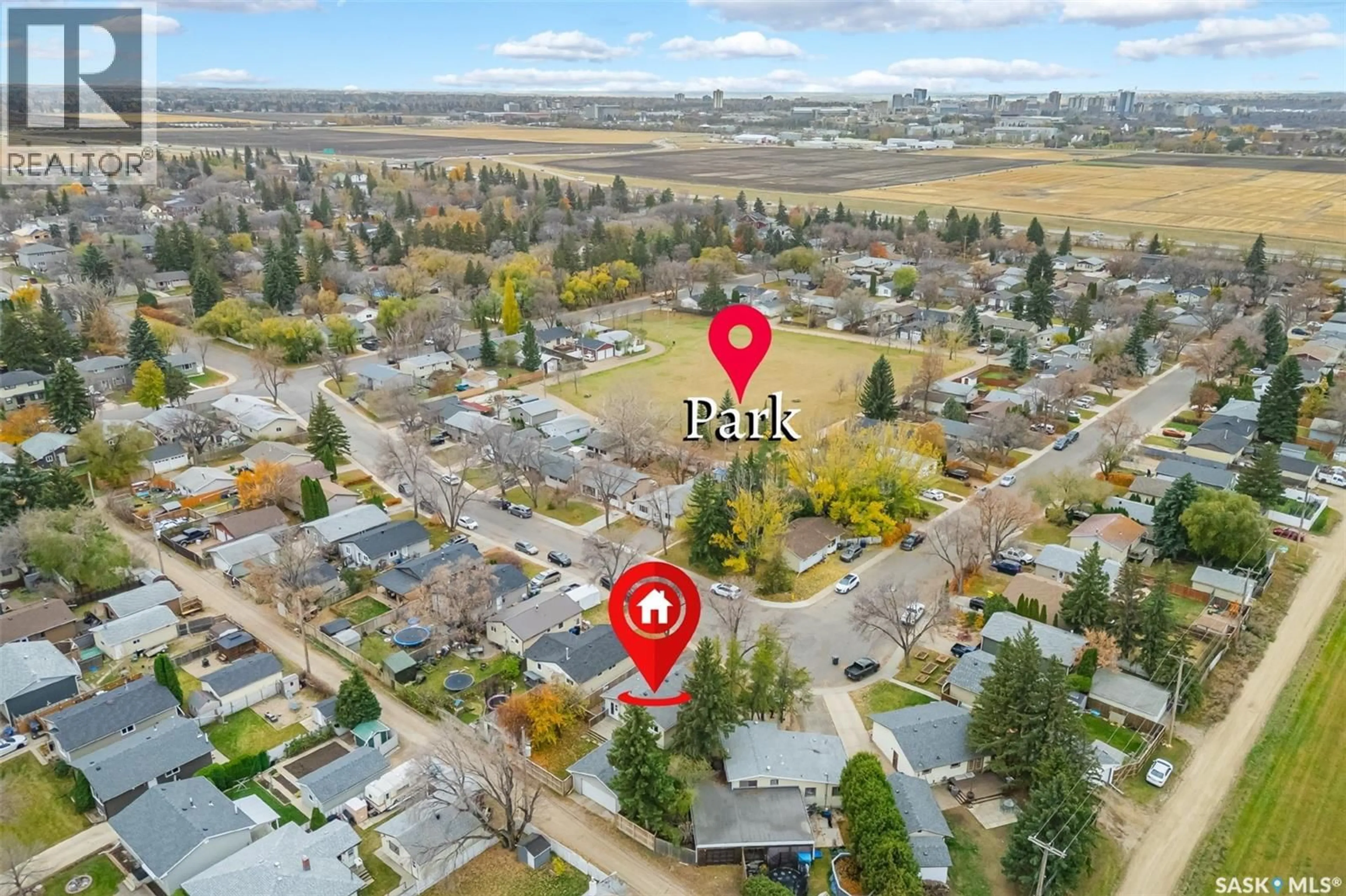 A pic from outside/outdoor area/front of a property/back of a property/a pic from drone, unknown for 37 RITA CRESCENT, Saskatoon Saskatchewan S7N2L4