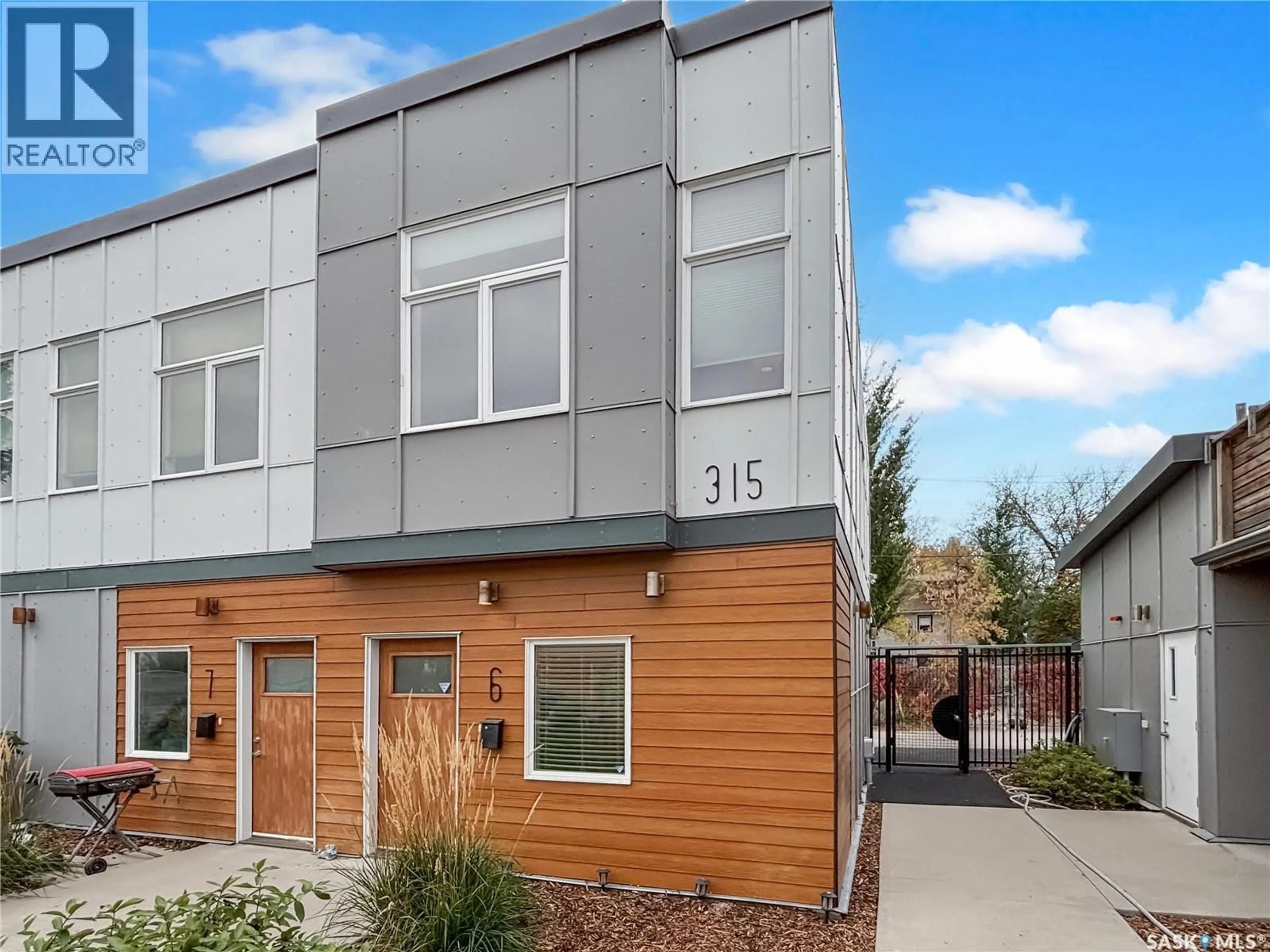 Home with brick exterior material, street for S - 6 315 D AVENUE, Saskatoon Saskatchewan S7M1R2