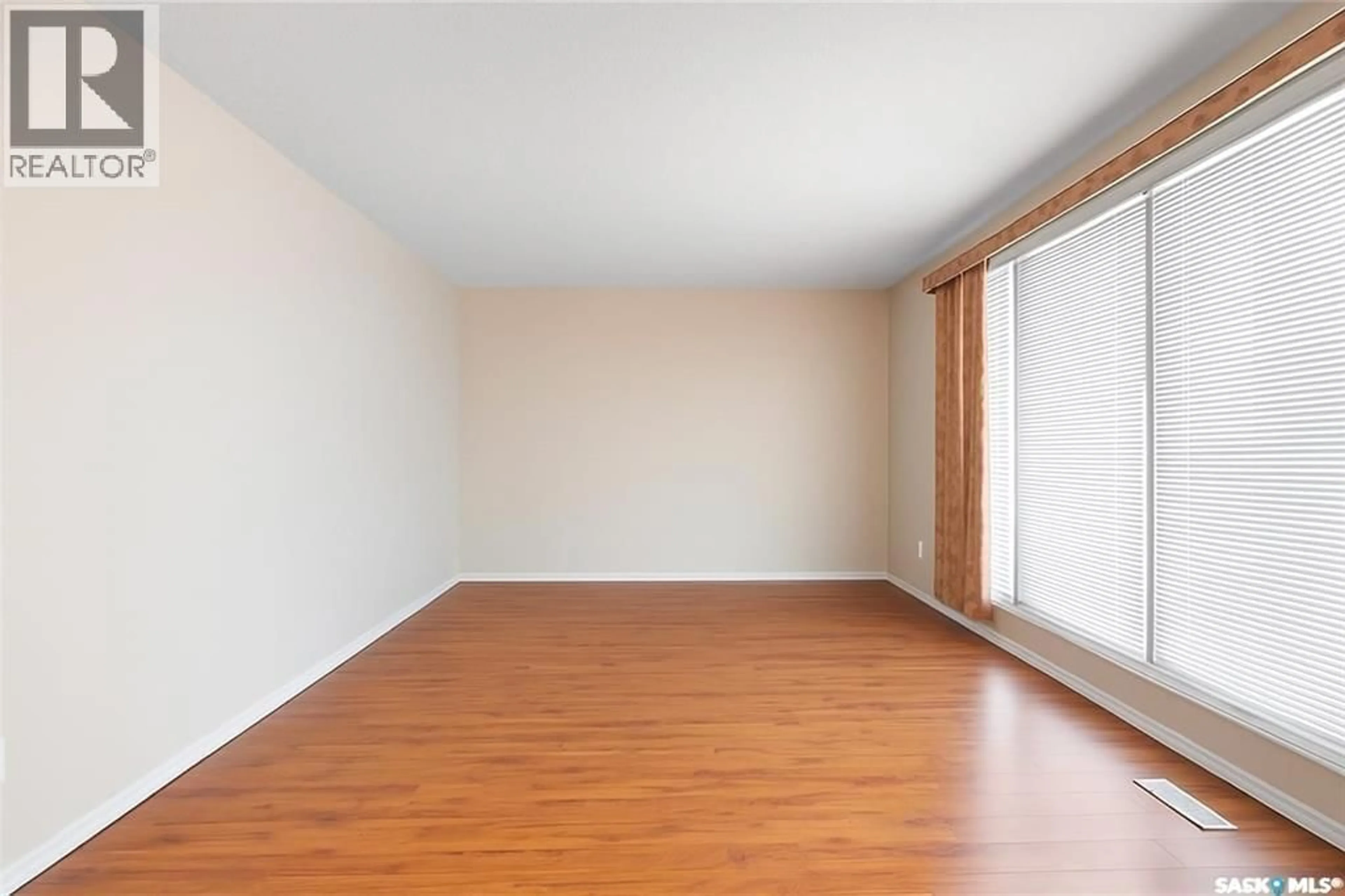 A pic of a room for 1755 9TH AVENUE, Regina Saskatchewan S4N4L7