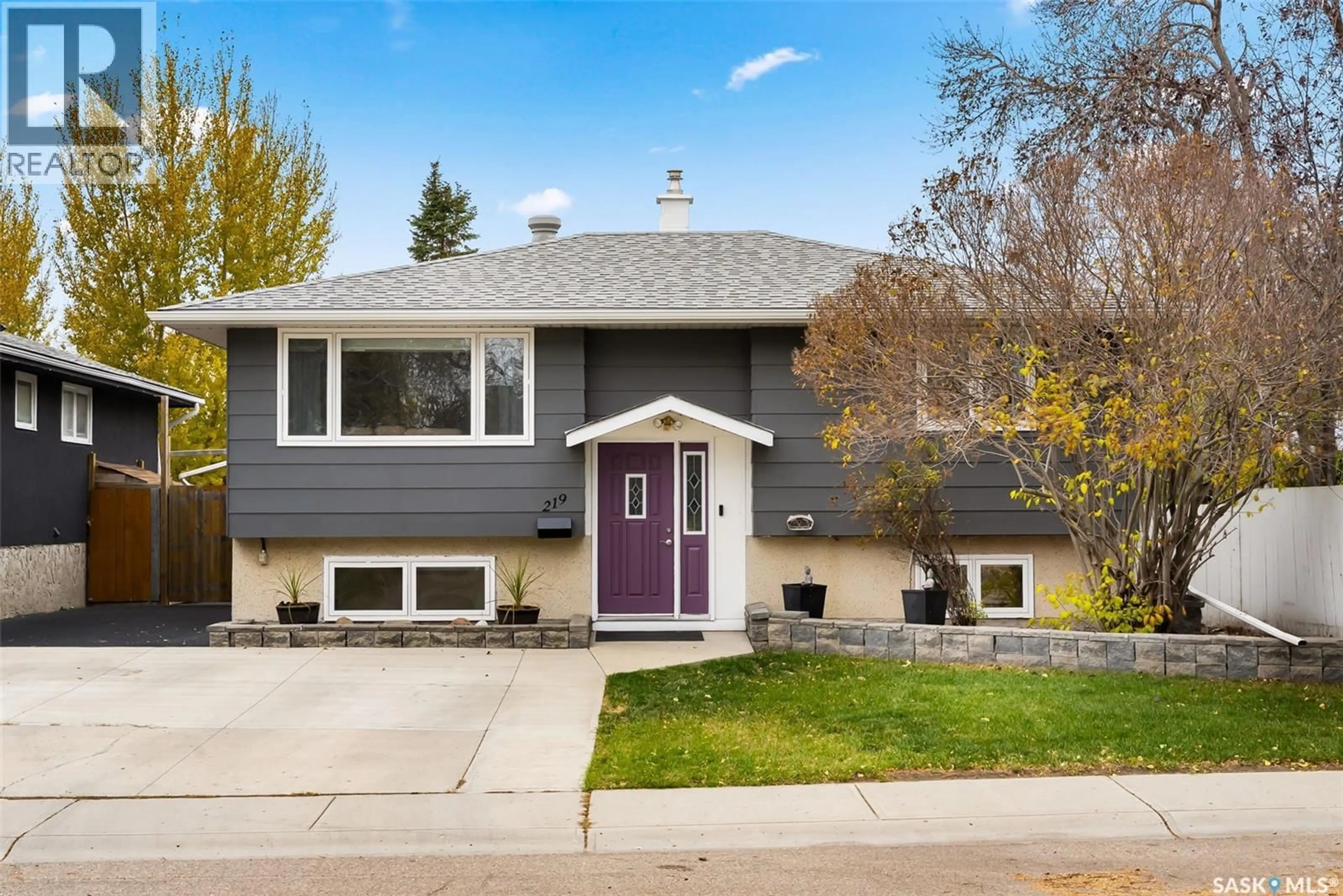 Home with vinyl exterior material, street for 219 LLOYD CRESCENT, Regina Saskatchewan S4R6C2