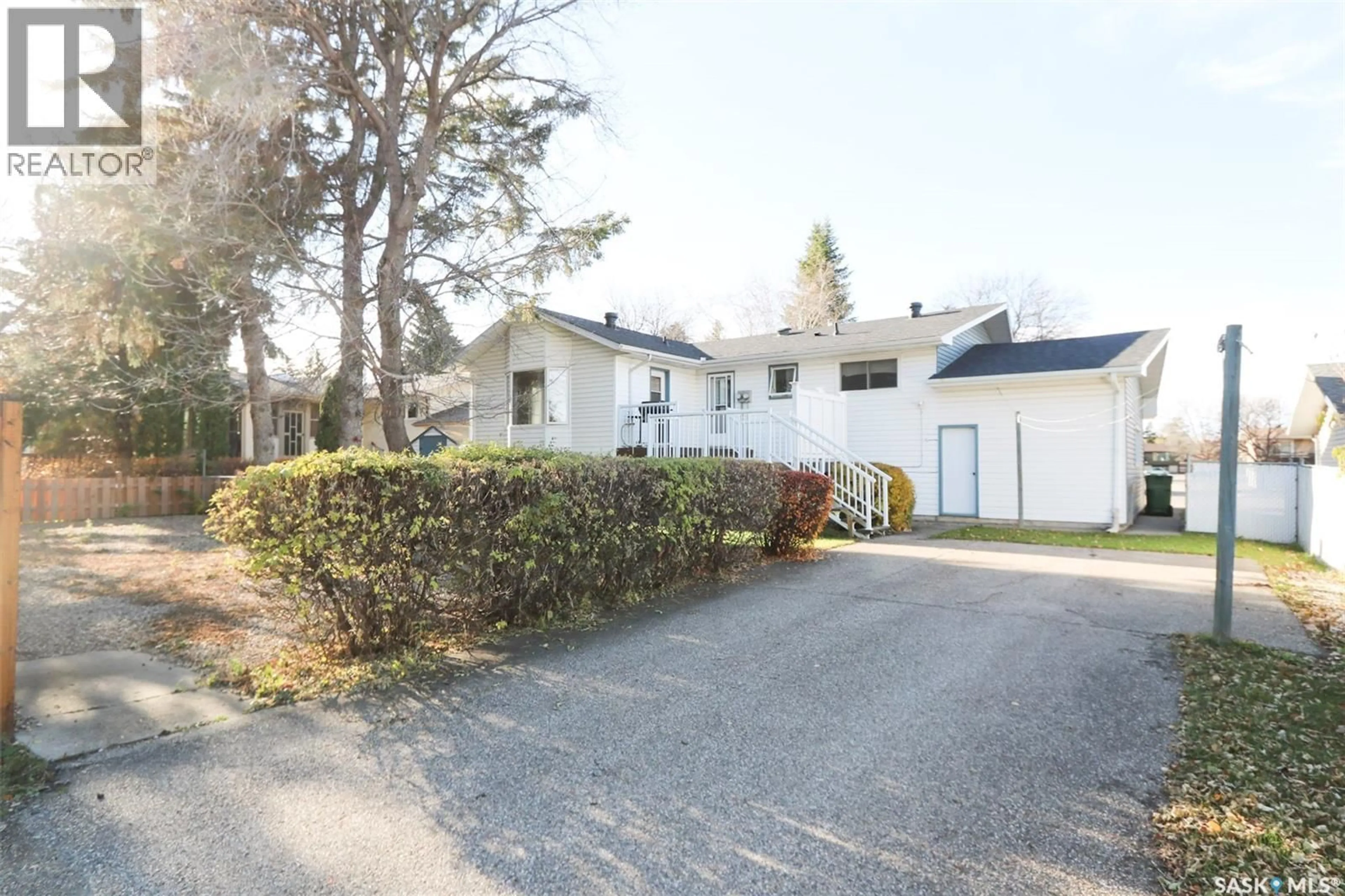 A pic from outside/outdoor area/front of a property/back of a property/a pic from drone, street for 85 CIRCLEBROOKE DRIVE, Yorkton Saskatchewan S3N2R9