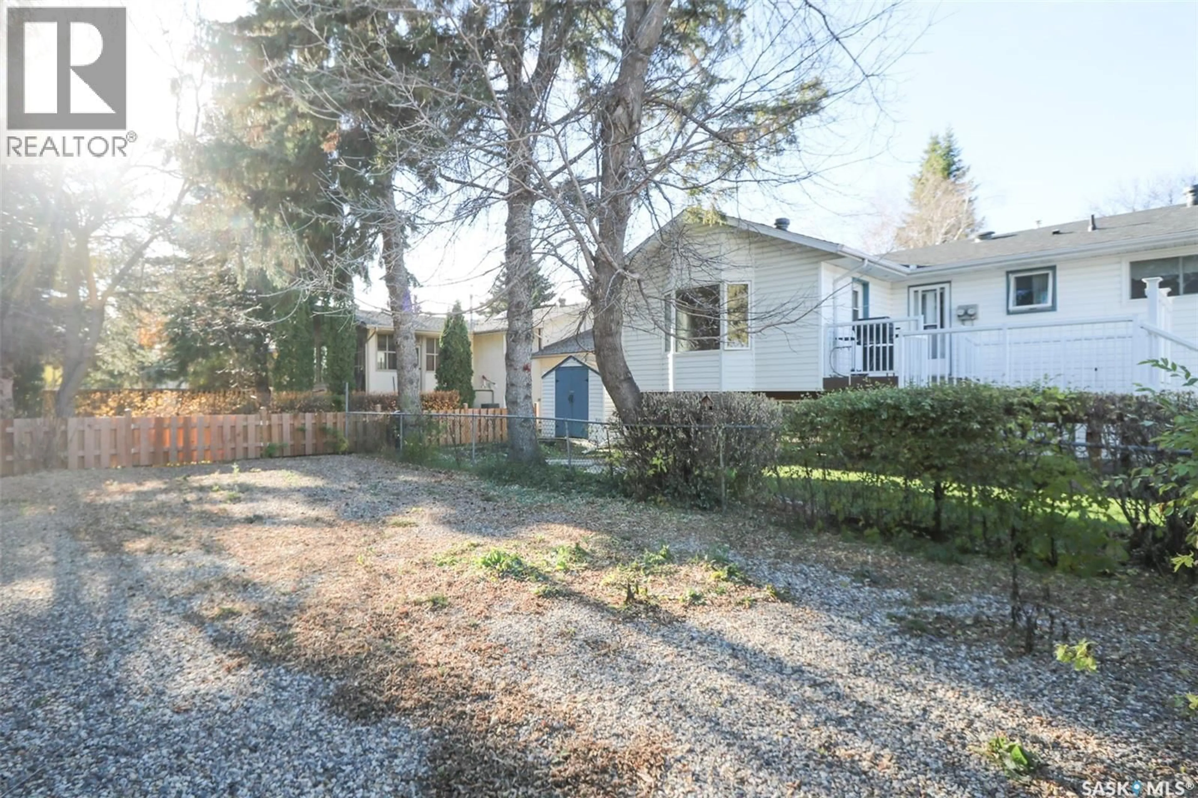 A pic from outside/outdoor area/front of a property/back of a property/a pic from drone, street for 85 CIRCLEBROOKE DRIVE, Yorkton Saskatchewan S3N2R9