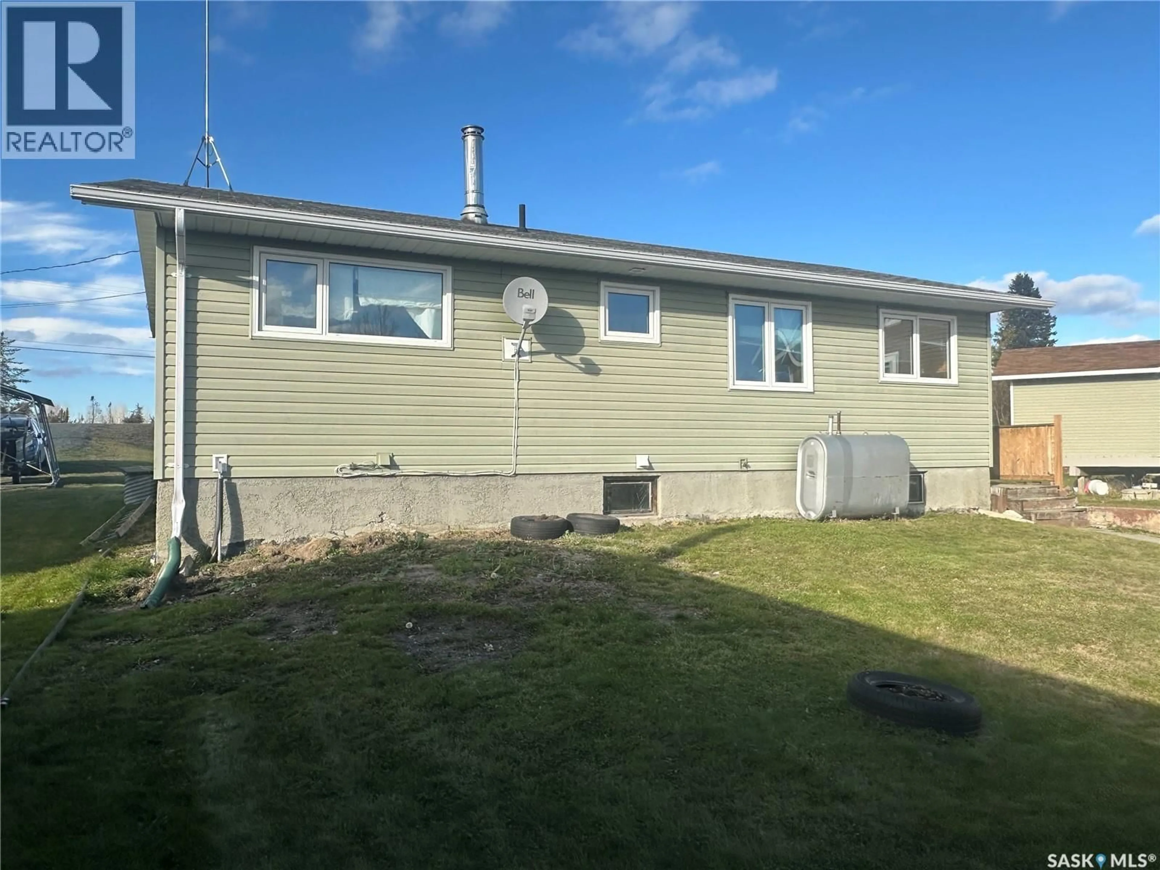 A pic from outside/outdoor area/front of a property/back of a property/a pic from drone, building for 670 CREIGHTON AVENUE, Creighton Saskatchewan S0P0A0