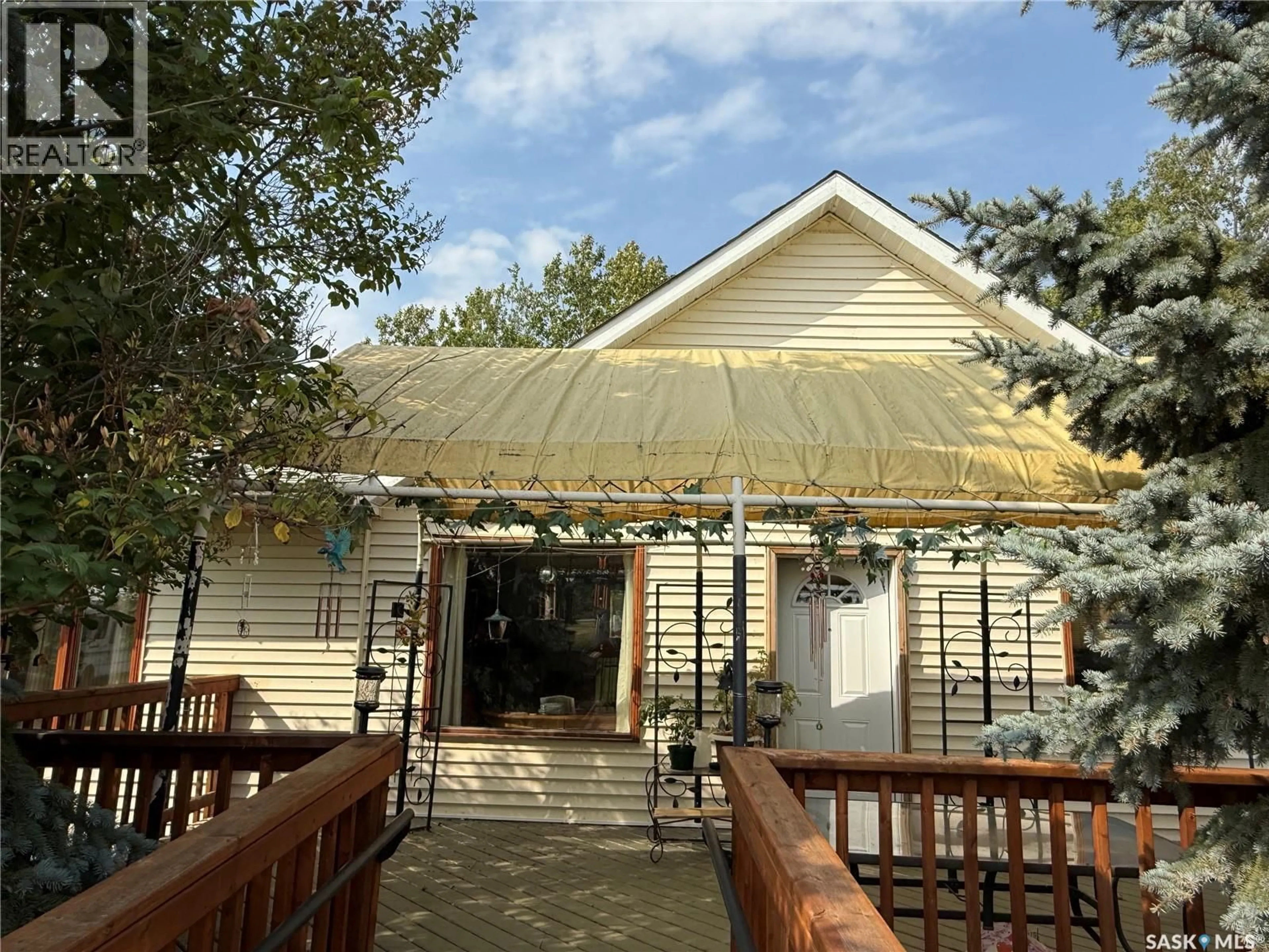 Patio, building for 20264 HWY 3 ACREAGE, Spiritwood Rm No. 496 Saskatchewan S0J2M0